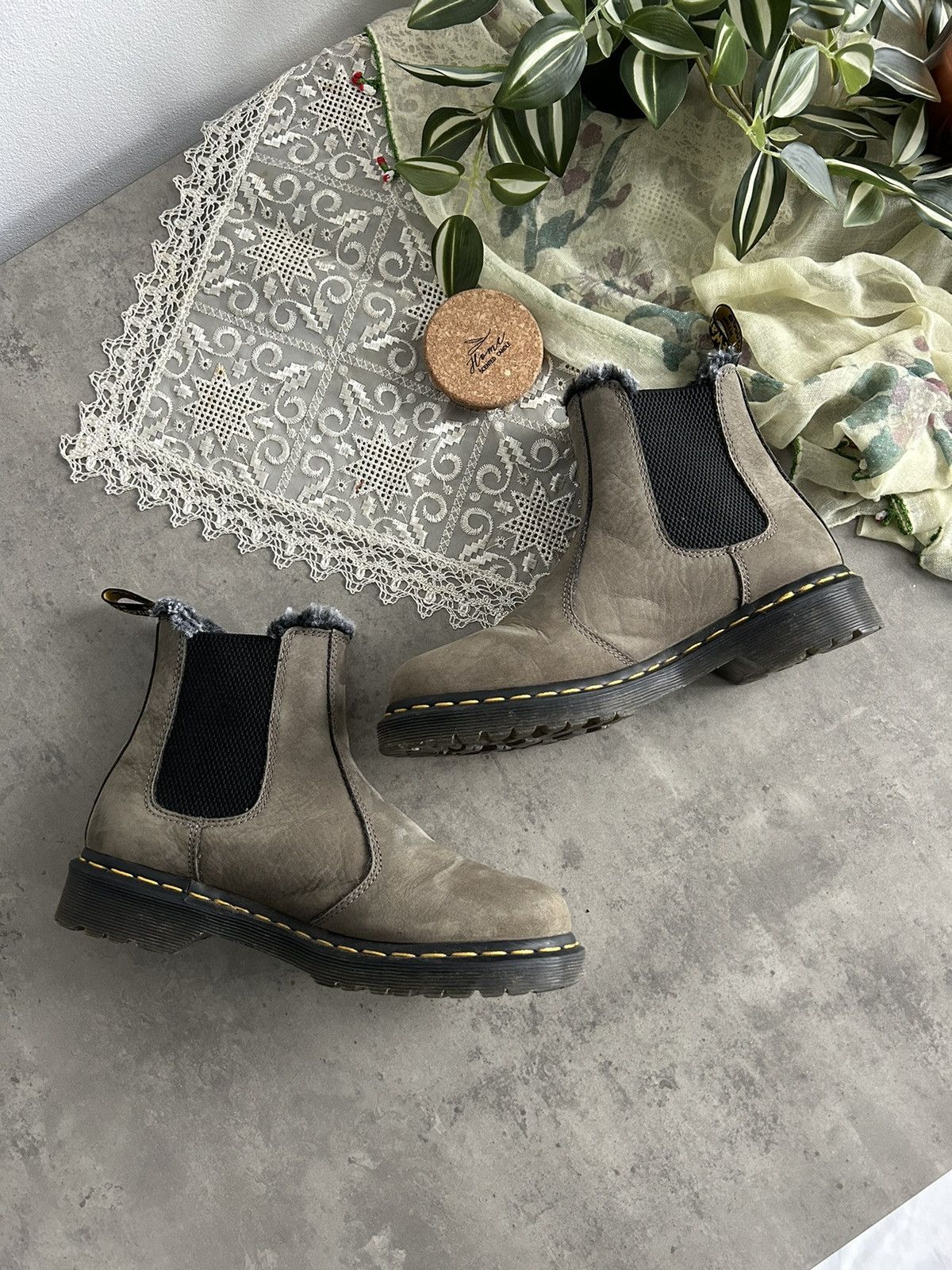 Dr. Martens × Vintage Dr. Martens 2976 Olive Suede Fur Lined Boots Leather Green Size US 9 / IT 39 - 7 Thumbnail