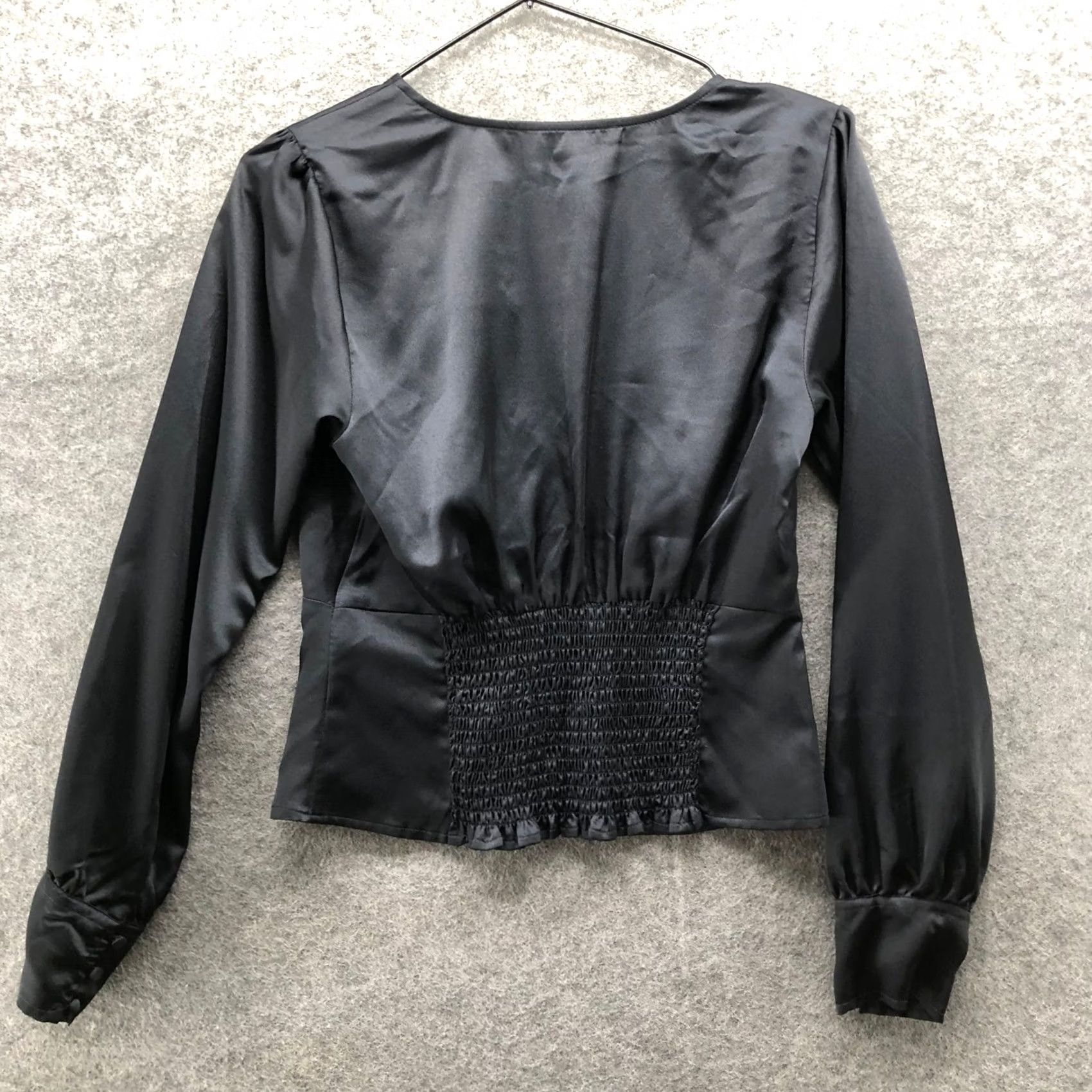 Abercrombie & Fitch Abercrombie & Fitch Black Satin Blouse Womens S Long Sleeve V-Neck Button Front Size S / US 4 / IT 40 - 2 Thumbnail