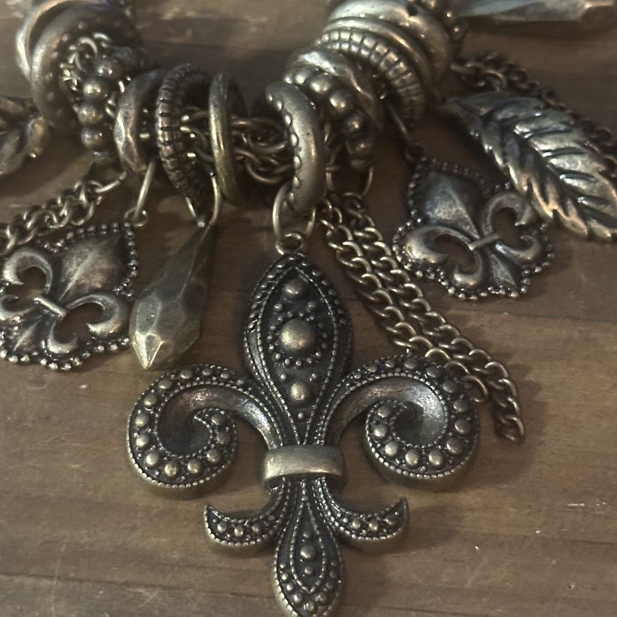 Other Chunky bronze tone Fleur de Lis charm toggle bracelet Size ONE SIZE - 6 Thumbnail