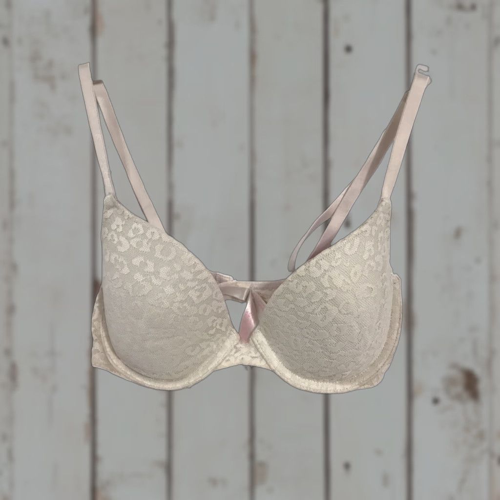 Victoria's Secret VICTORIA'S SECRET PINK T-Shirt Bra Women 32C Cream Lightly Padded Underwire Lace Back Closure Size ONE SIZE - 1 Thumbnail
