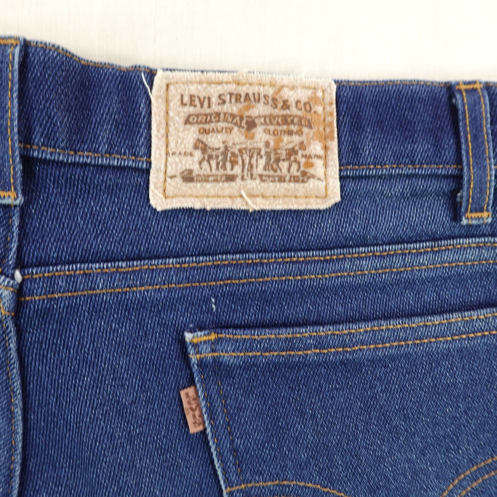 Levi's VINTAGE Levi's Jeans Mens 38x31 Blue Denim 547 Brown Tab Faded Straight Leg 90s Levis 5047-2317 Mens Jeans Size US 38 / EU 54 - 7 Thumbnail