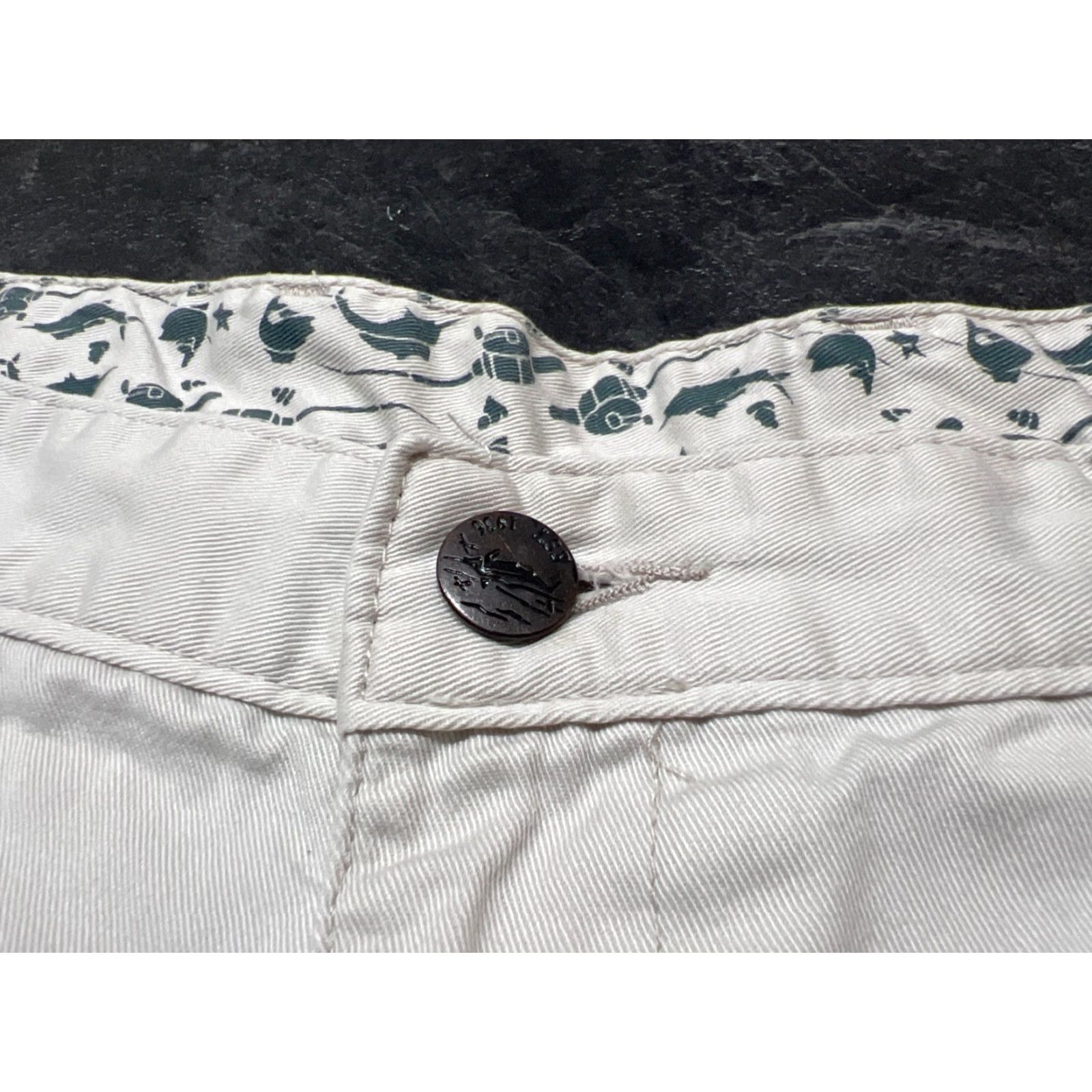 Vintage Kahala Shorts Men 38 Khaki Pleated Front Cotton Casual 8 Inch Inseam Beach Hawaiian Size US 38 / EU 54 - 6 Thumbnail