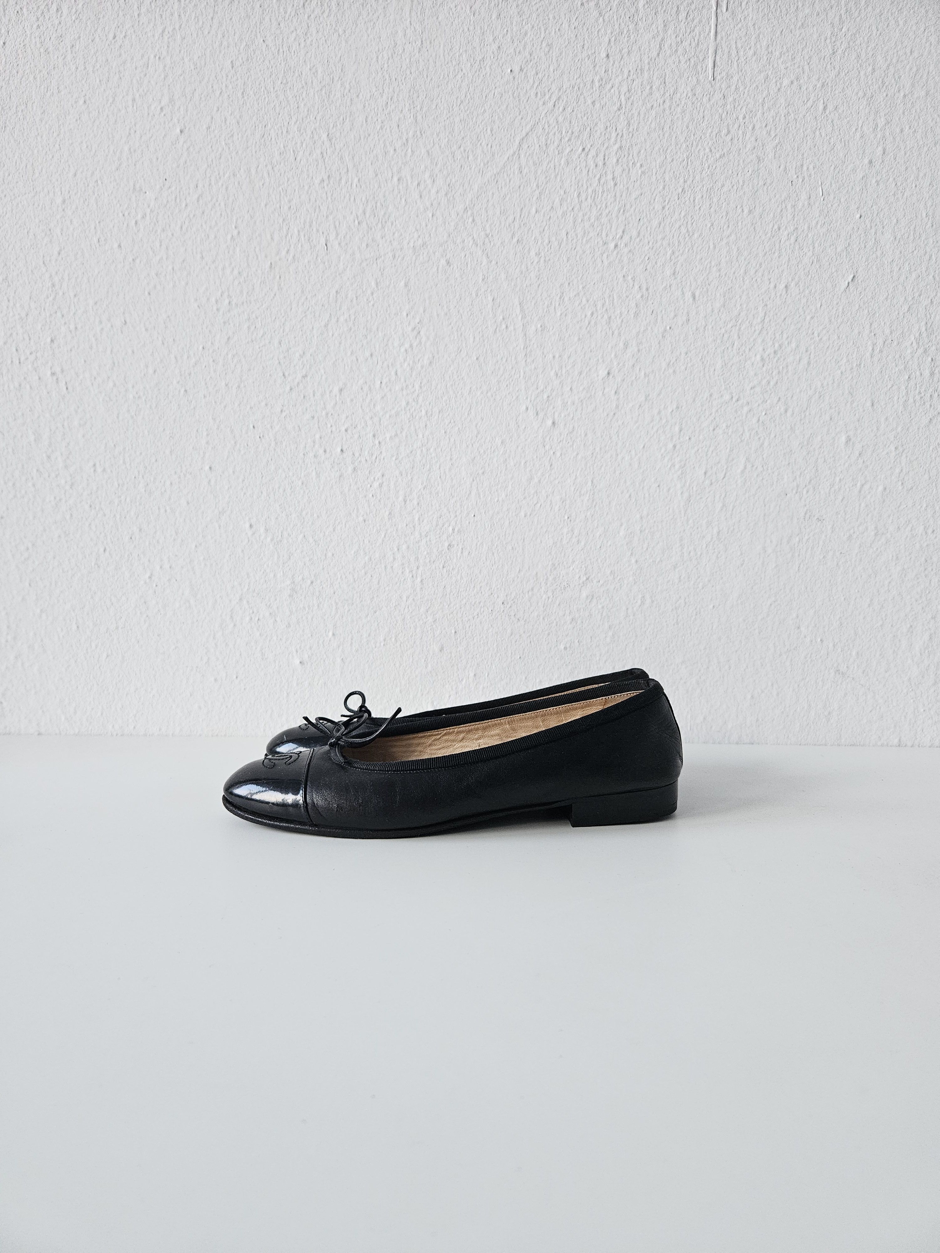 Chanel Vintage Chanel ribbon CC logo ballet flats Size US 7.5 / IT 37.5 - 2 Thumbnail