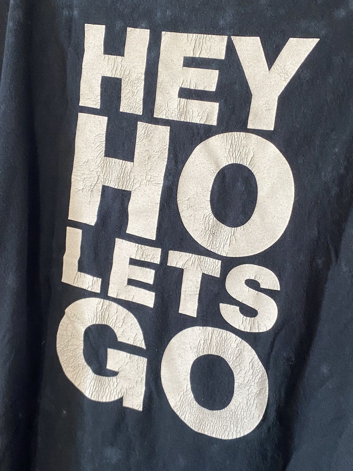 Band Tees Vintage Ramones 2006 Rock T-shirt Hey Ho Let’s Go Size US XL / EU 56 / 4 - 4 Thumbnail