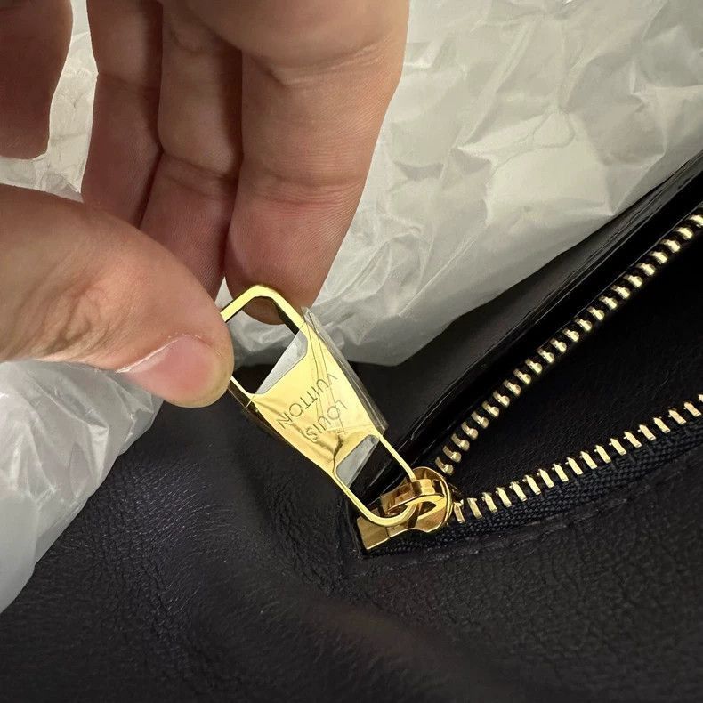 Louis Vuitton Louis Vuitton Teddy Bag - Limited Edition-2507 Size ONE SIZE - 9 Thumbnail