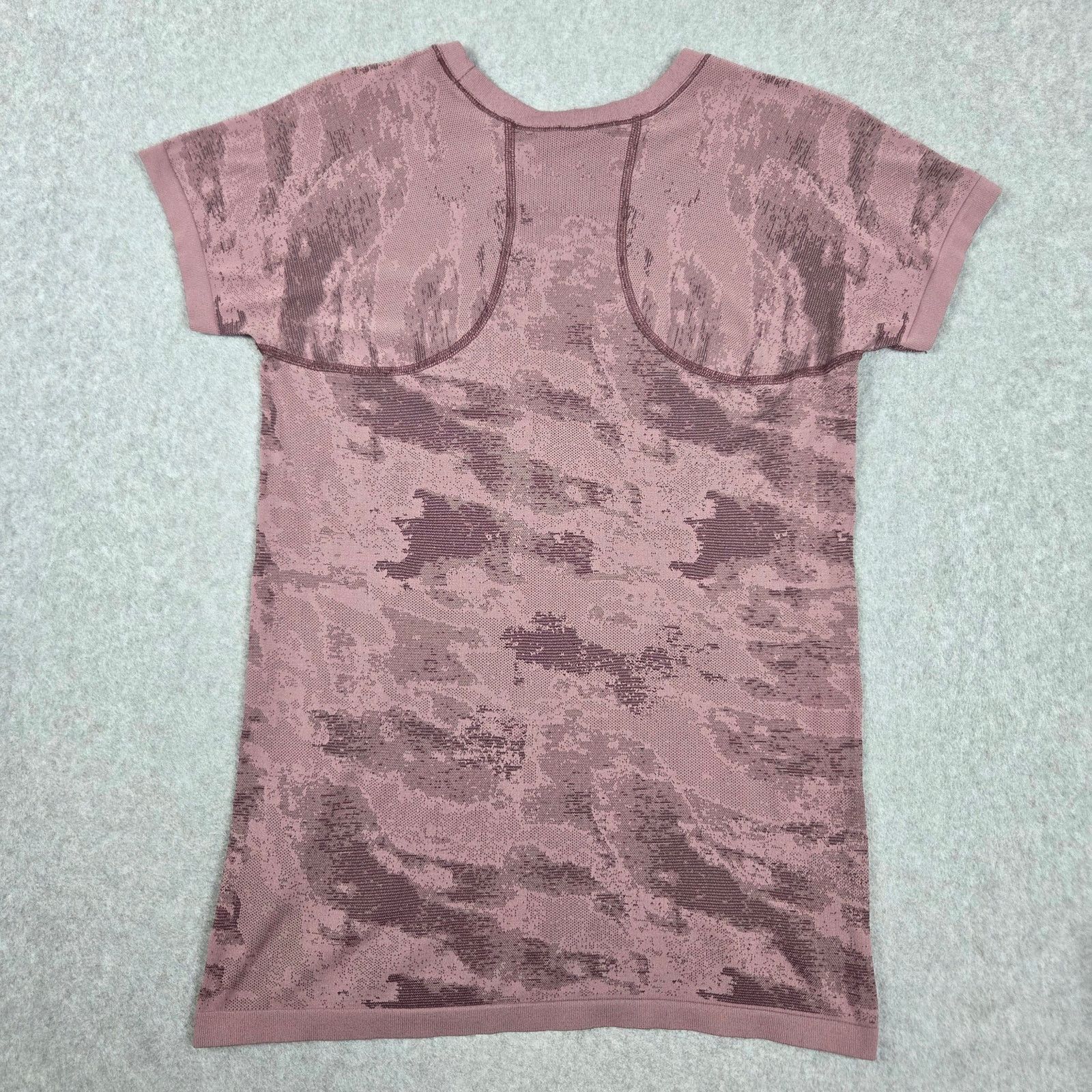 Athleta Athleta Large Momentum Seamless Camo Tee Cascadia Violet Size L / US 10 / IT 46 - 2 Thumbnail