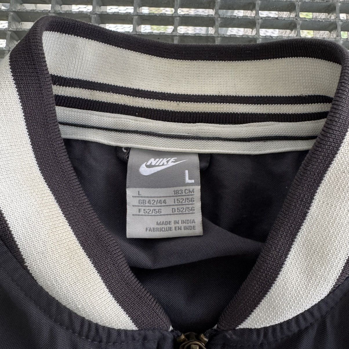 Nike Vintage Nike Jacket Logo Streetwear Drill Swoosh Y2K USA Size US L / EU 52-54 / 3 - 5 Thumbnail