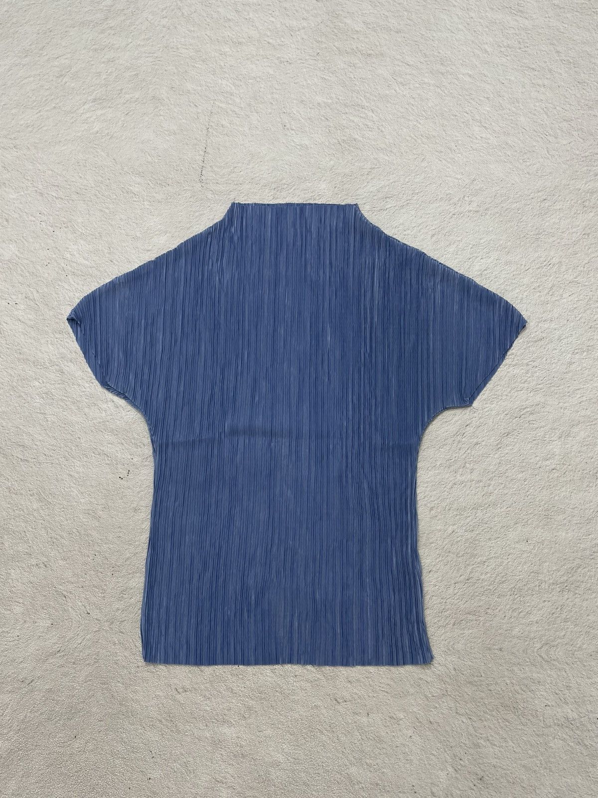 Issey Miyake Issey Miyake Pleats Please Blue Pleated Top Dolman Sleeve Size S / US 4 / IT 40 - 1 Thumbnail