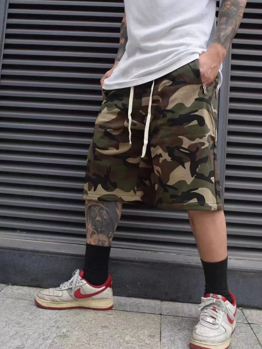 image of Vintage Hip Hop Camouflage Casual Loose Shorts, Men's (Size 28)