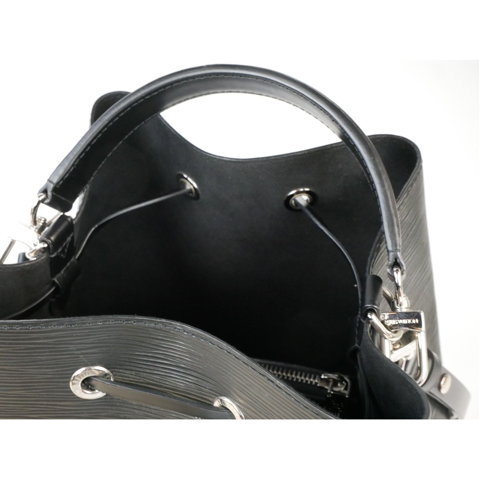 Louis Vuitton Louis Vuitton Black Epi NeoNoe MM Size ONE SIZE - 12 Thumbnail
