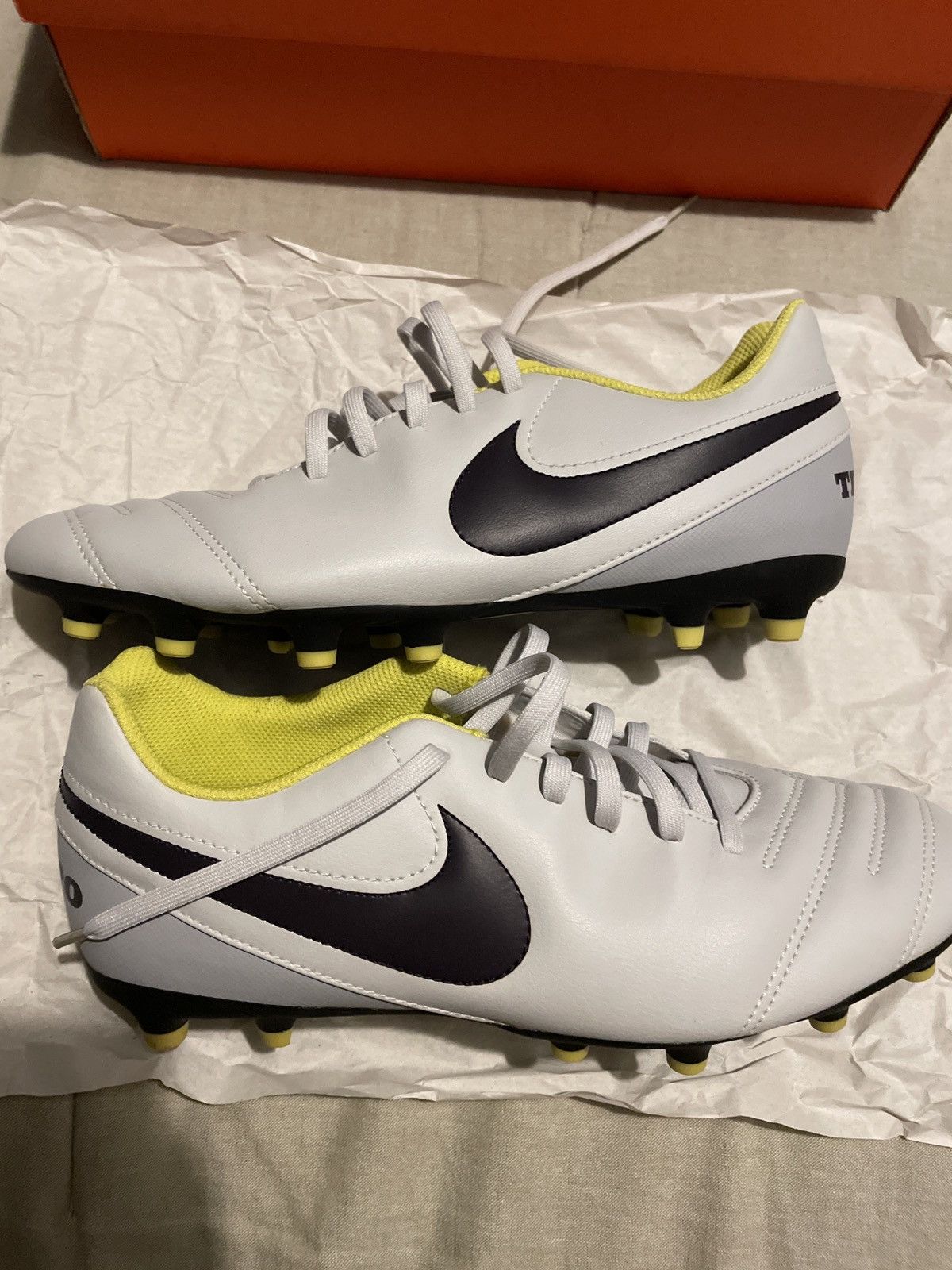 Nike Soccer Cleats Women’s tiempo rio III FG Size US 10 / IT 40 - 3 Thumbnail