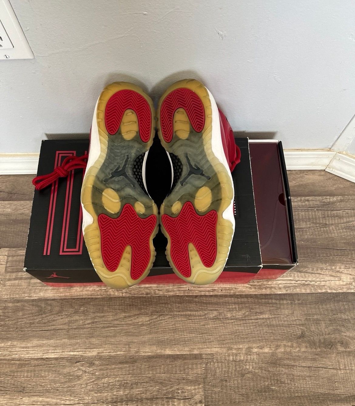 Nike Jordan 11 Win Like 96 Size US 10.5 / EU 43-44 - 5 Thumbnail