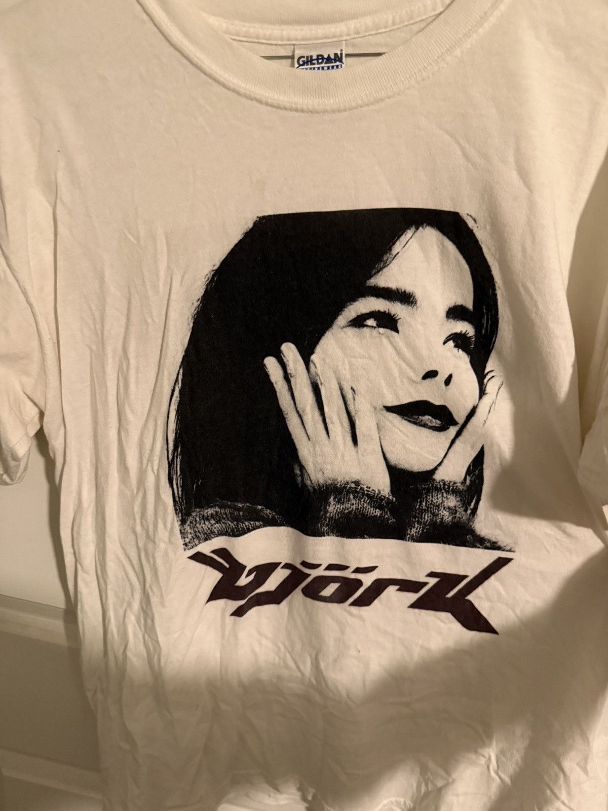 Band Tees Vintage 2000s Björk T-shirt Size US XL / EU 56 / 4 - 2 Thumbnail