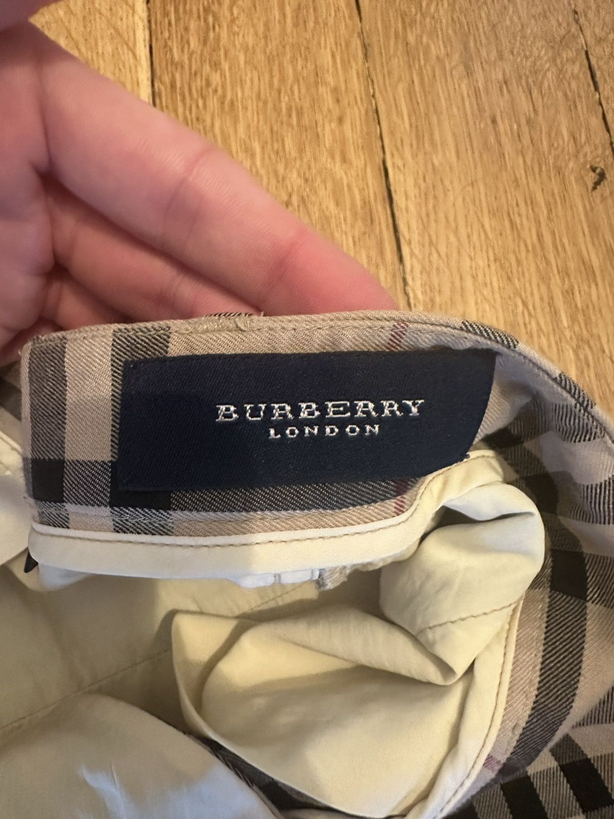 Burberry Burberry Shorts - Size Small Size US 36 / EU 52 - 4 Thumbnail