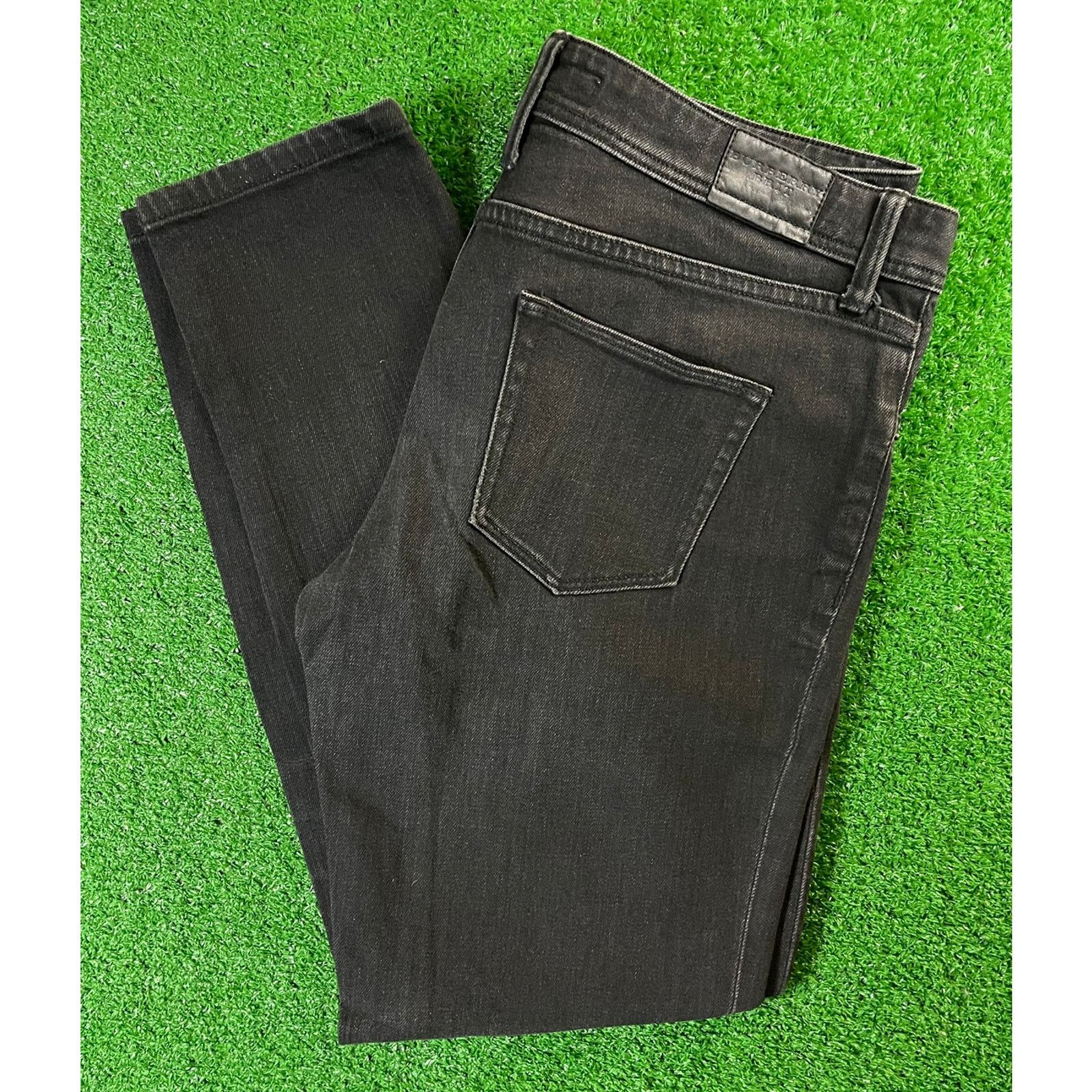 Burberry Burberry Brit Skinny Low Rise 30 x 27 Smoky Black Jeans Size 30" / US 8 / IT 44 - 1 Thumbnail