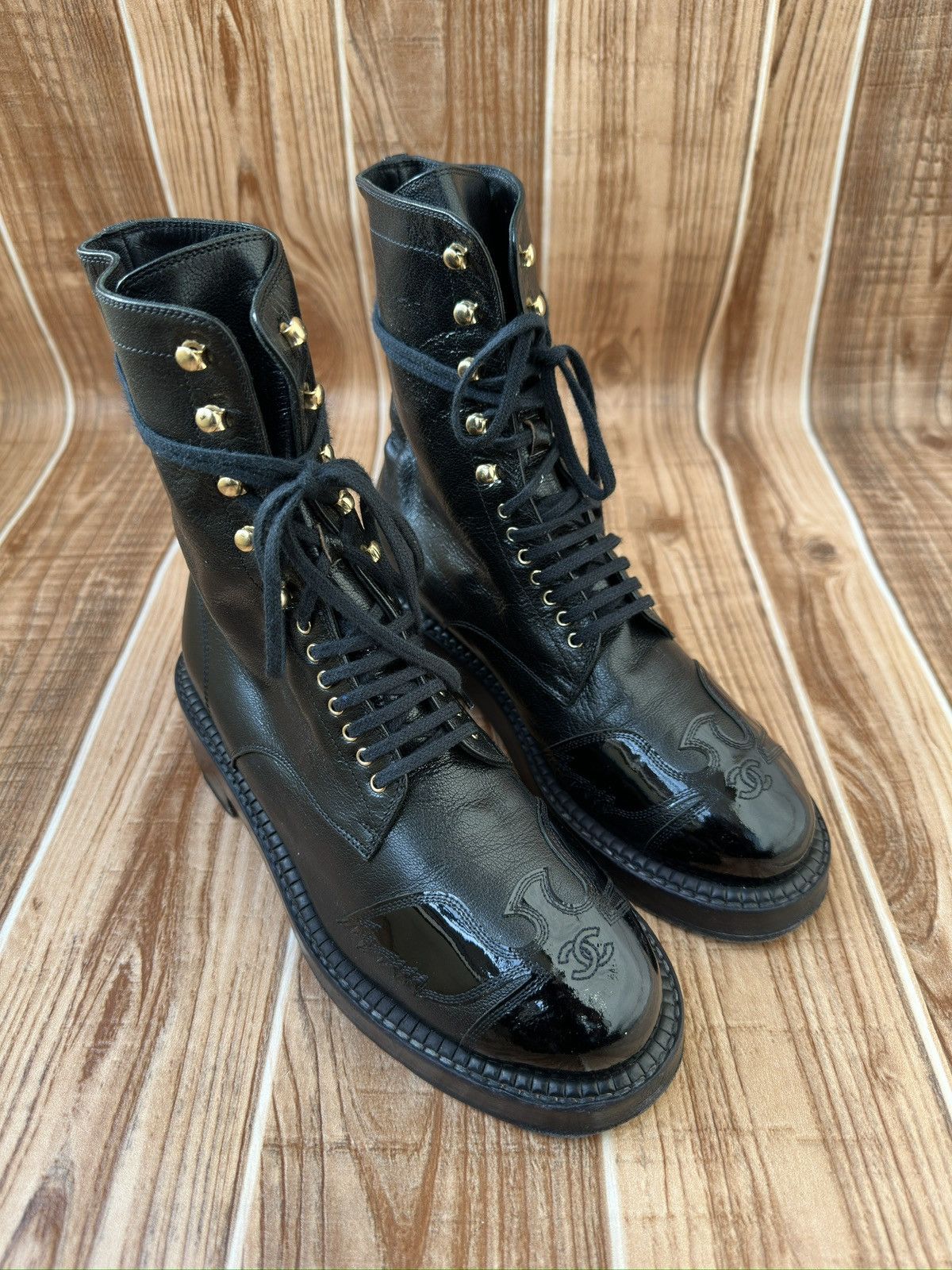 Chanel Chanel interlocking CC Logo Utah Eagle Black Biker Boots Size US 7 / IT 37 - 4 Thumbnail