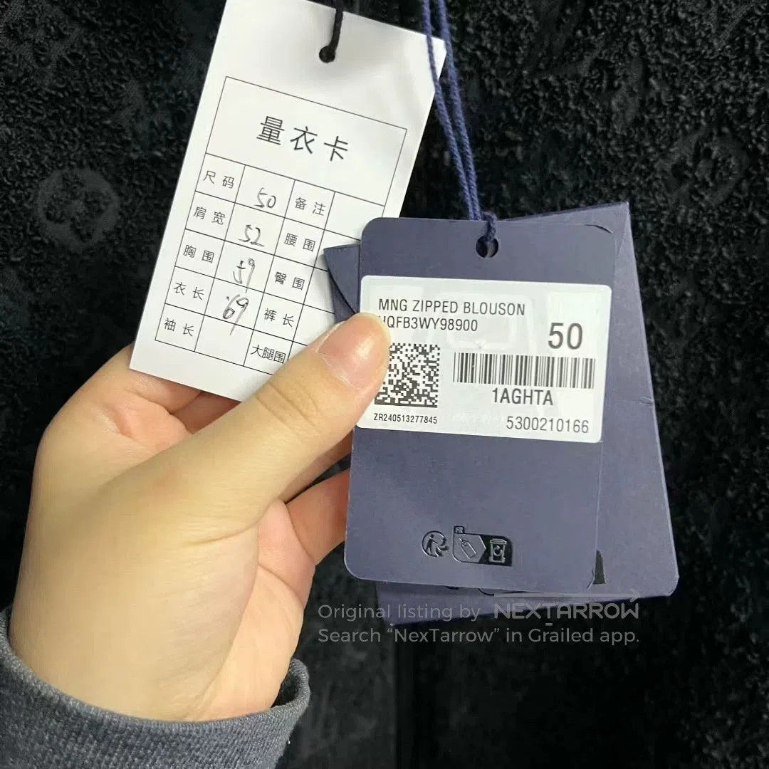 Louis Vuitton louis vuitton black zip. Size US L / EU 52-54 / 3 - 5 Thumbnail