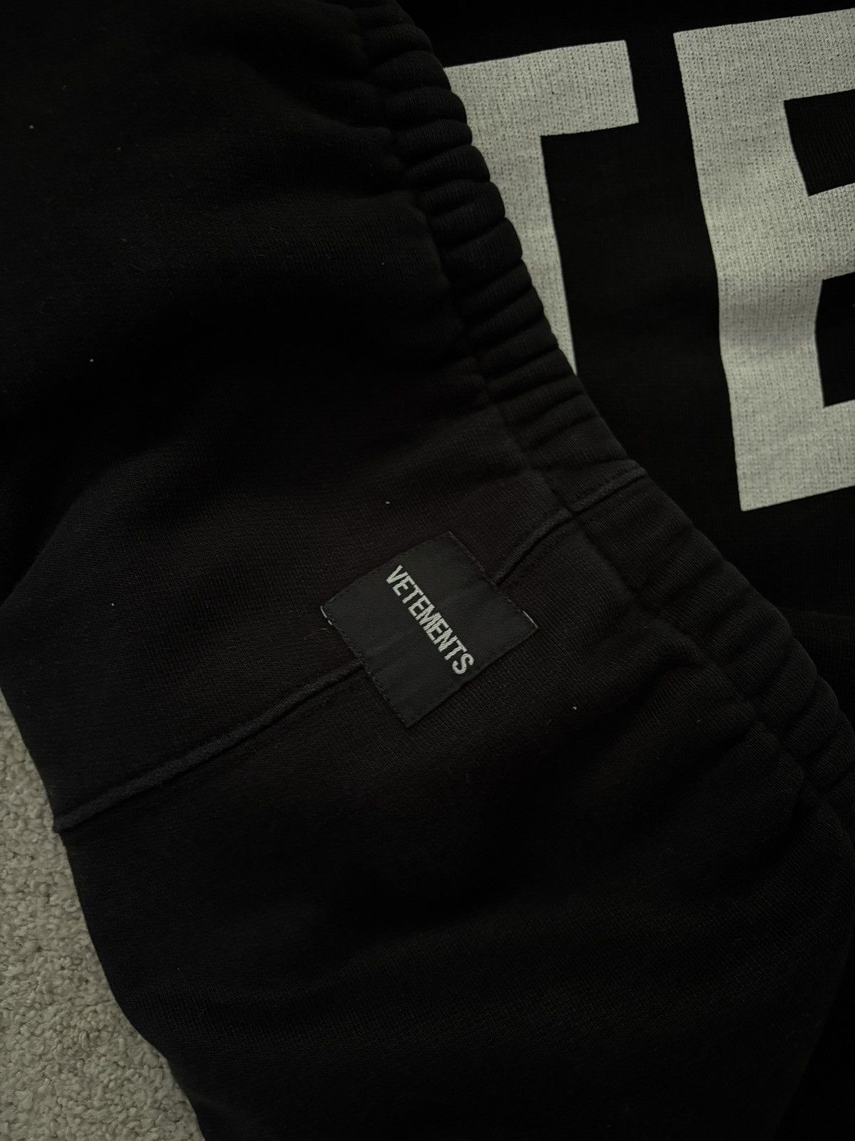 Vetements Vetements FW19 Spellout Sweats Size US 30 / EU 46 - 3 Thumbnail
