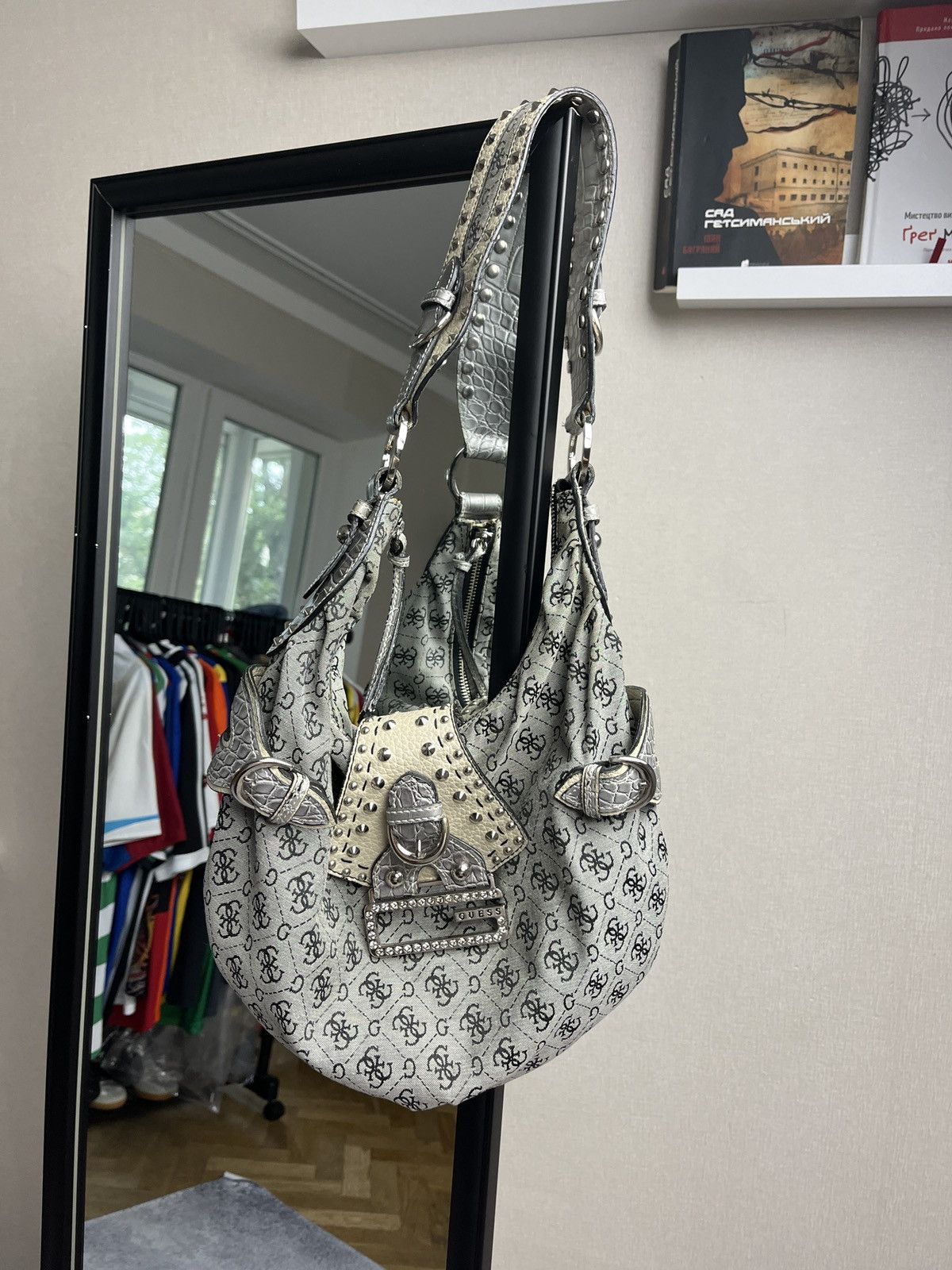 Guess Vintage Guess Monogram Y2K Shoulder Bag Hype Streetwear Size ONE SIZE - 3 Thumbnail