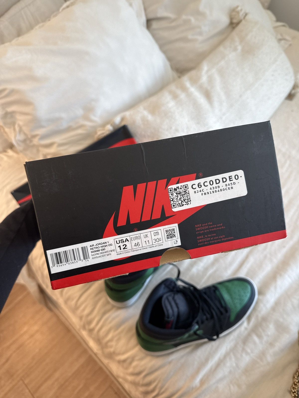 Nike Air Jordan 1 Retro High OG Pine Green / Black Size US 12 / EU 45 - 7 Thumbnail