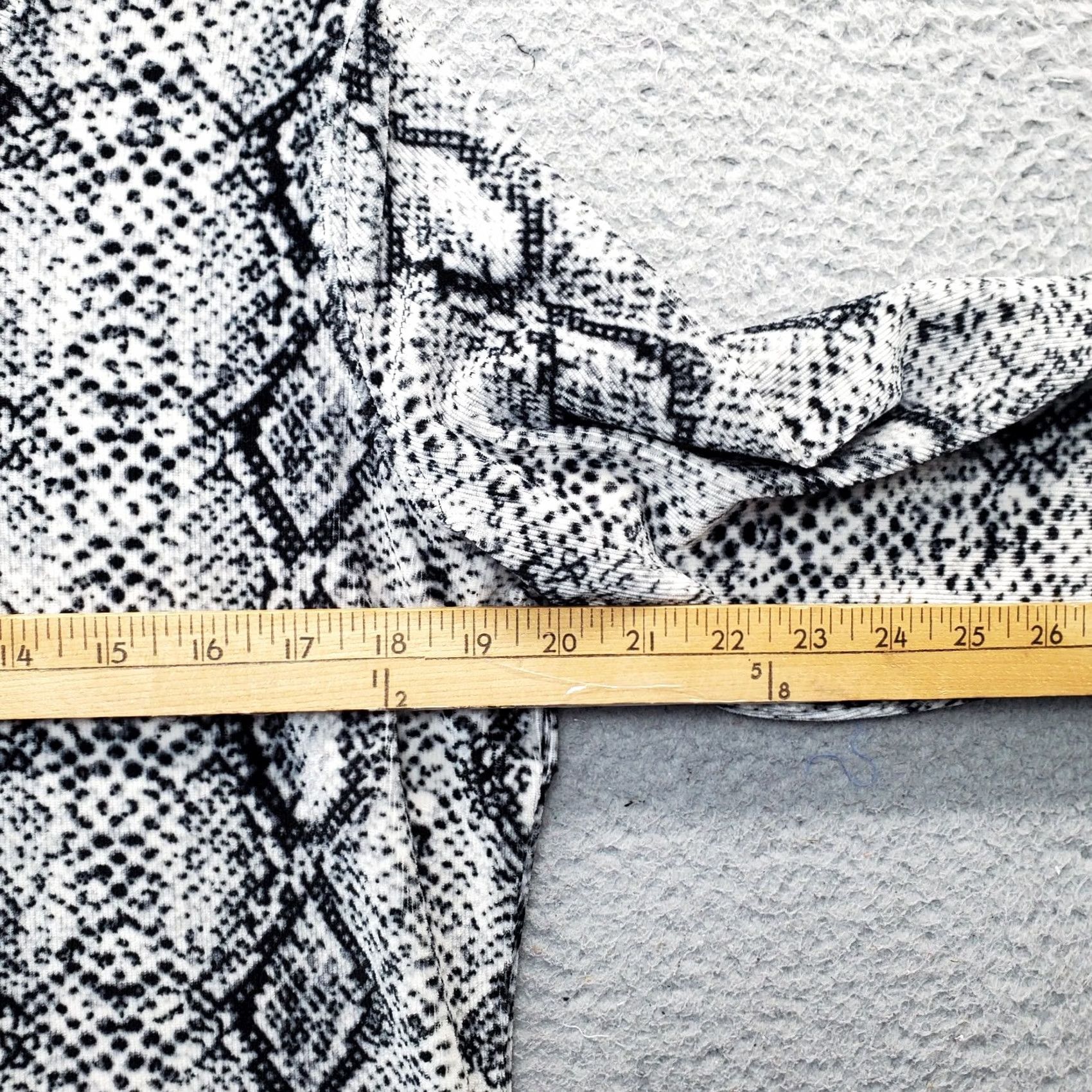 Vintage Susan Graver Weekend Tunic Top Womens PM Multi Snake Print Cowl Neck Knotted? Size M / US 6-8 / IT 42-44 - 6 Thumbnail