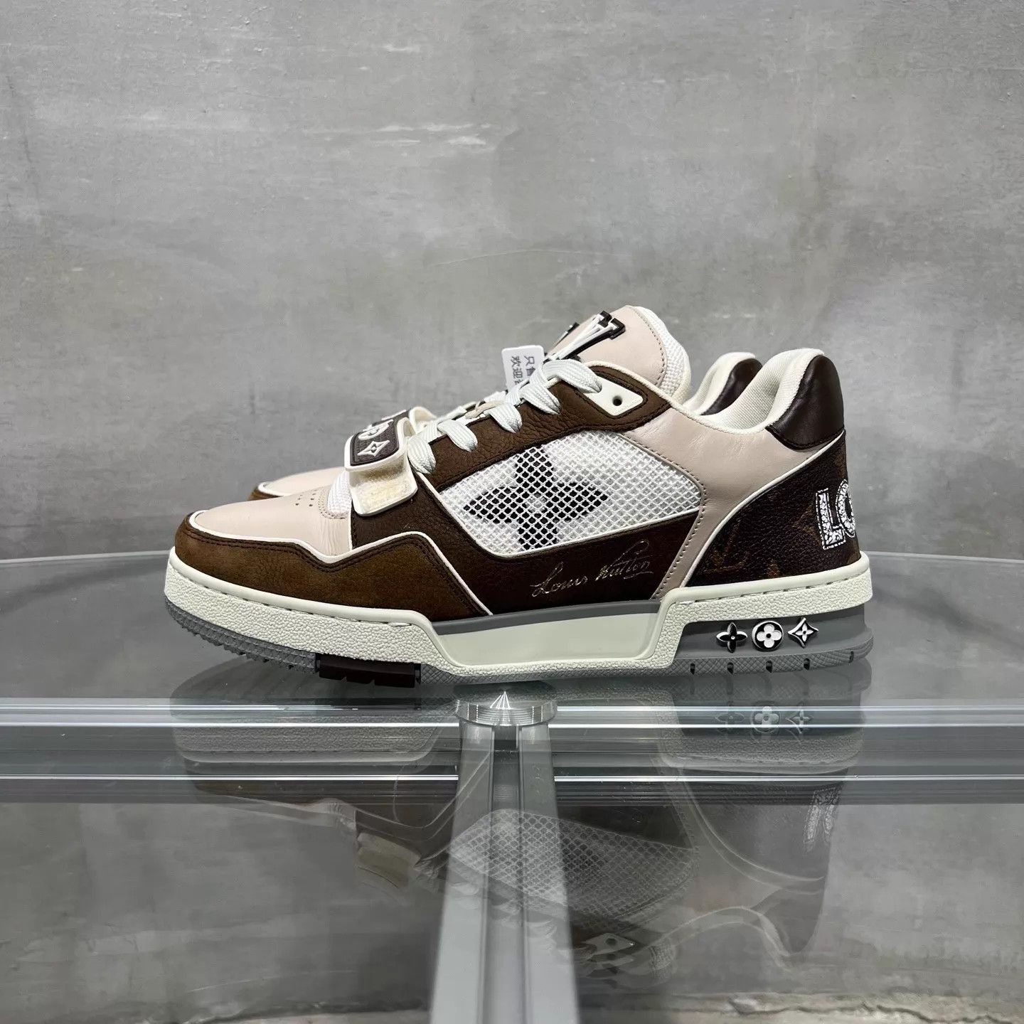 Louis Vuitton Louis Vuitton Mocha Trainer Velcro UK6 (40) Size US 7 / EU 40 - 3 Thumbnail