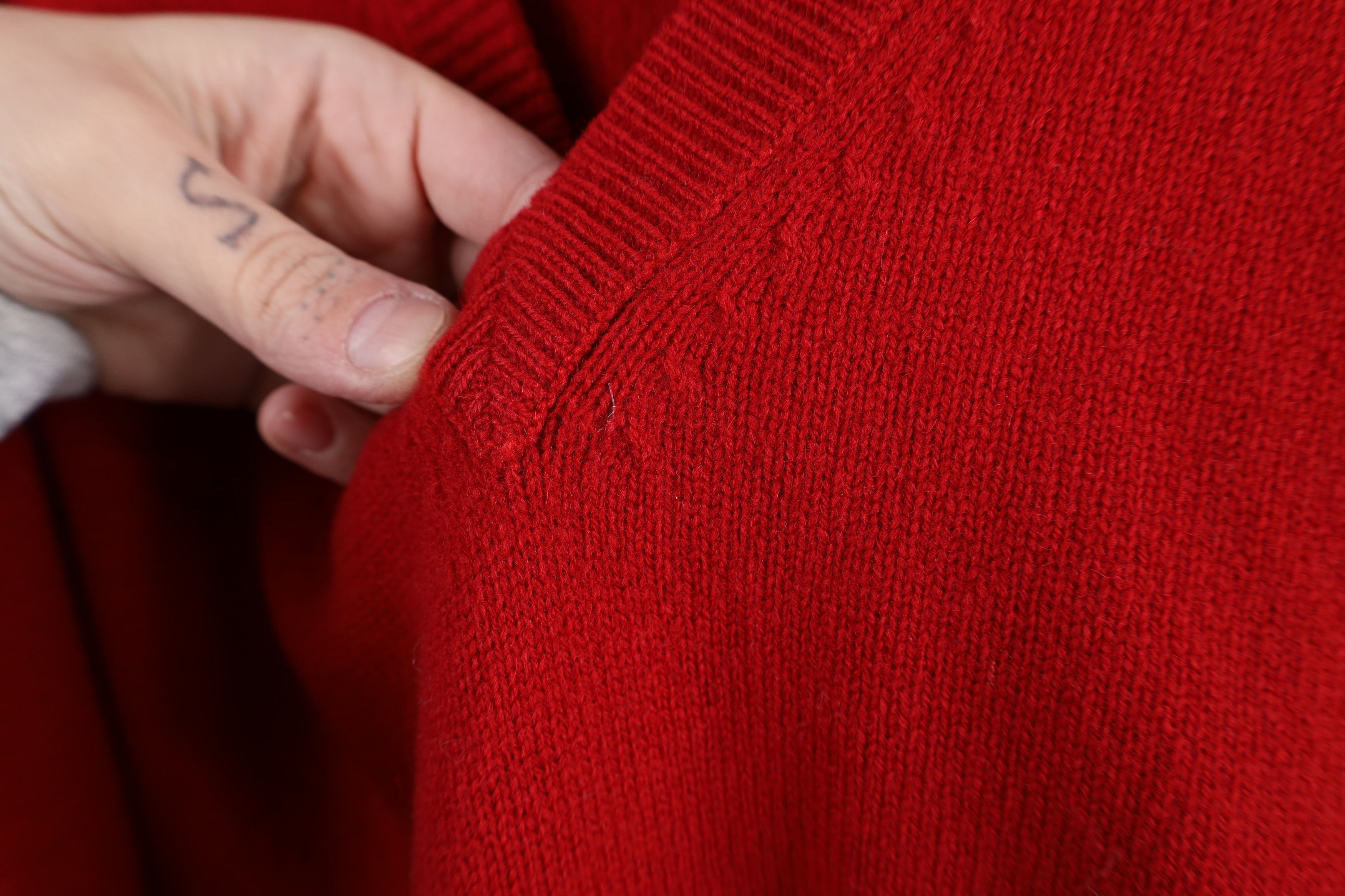 Vintage Vintage 90s Streetwear Heavy Lambswool Knit V-Neck Sweater Size US XL / EU 56 / 4 - 4 Thumbnail