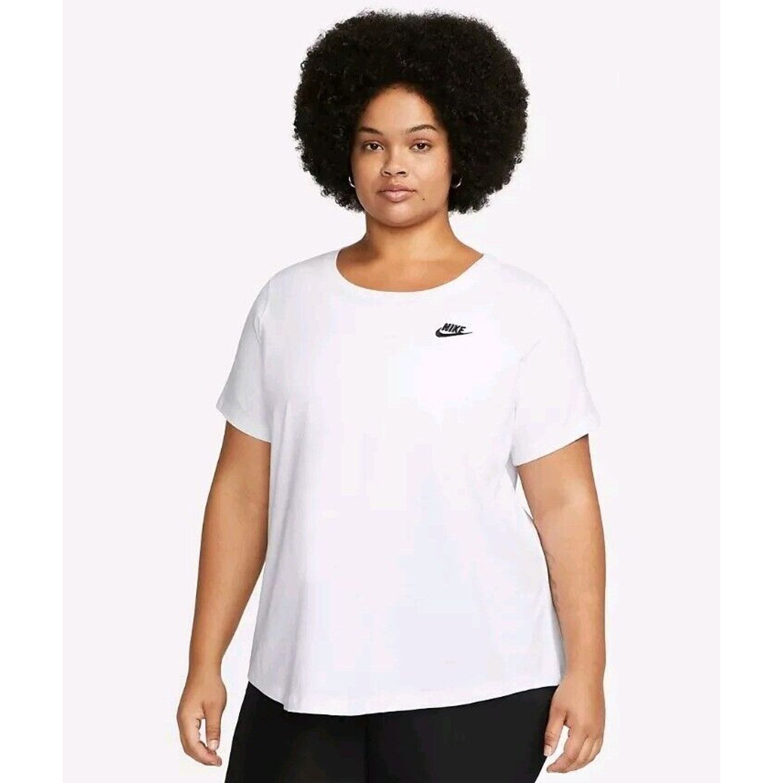 Nike Nike Women's Sportswear T-Shirt Women's 3X Plus Size White Size 3XL / US 20-22 - 1 Thumbnail