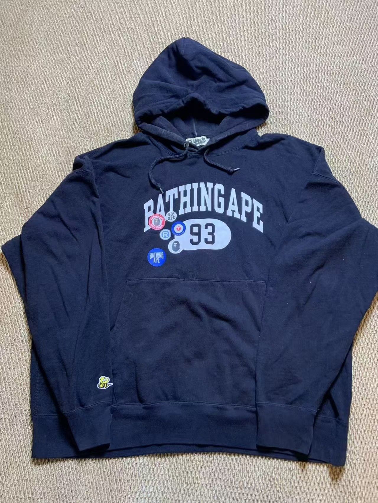 Bape A Bathing Ape Badge Graphic Hoodie XXL Size US XXL / EU 58 / 5 - 1 Thumbnail