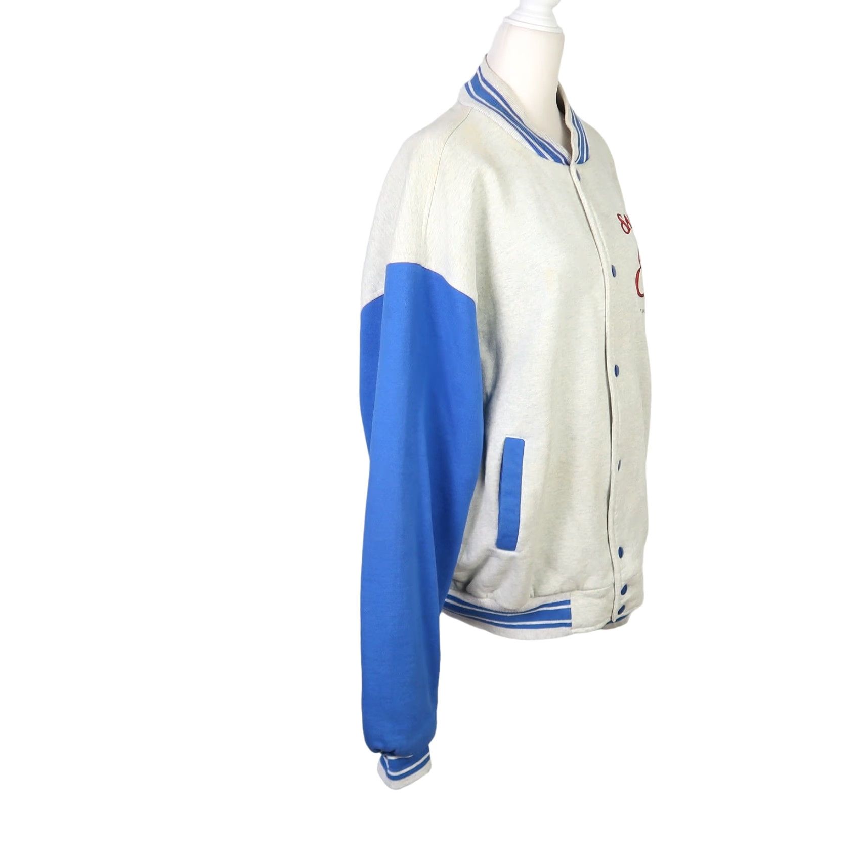 Vintage VINTAGE 80s Saddle West Hotel Nevada grey and blue varsity sweatshirt jacket XXL Men Snap front 80s graphic back Cotton Polyester Size US XXL / EU 58 / 5 - 4 Thumbnail