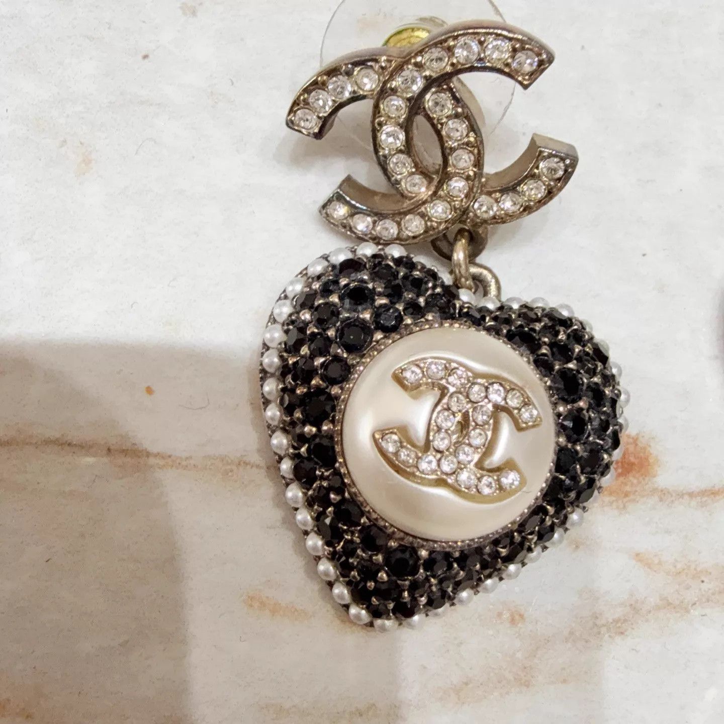Chanel Chanel 22B B&W Color Blocked CC Pave Heart Pearl Earrings Size ONE SIZE - 3 Thumbnail