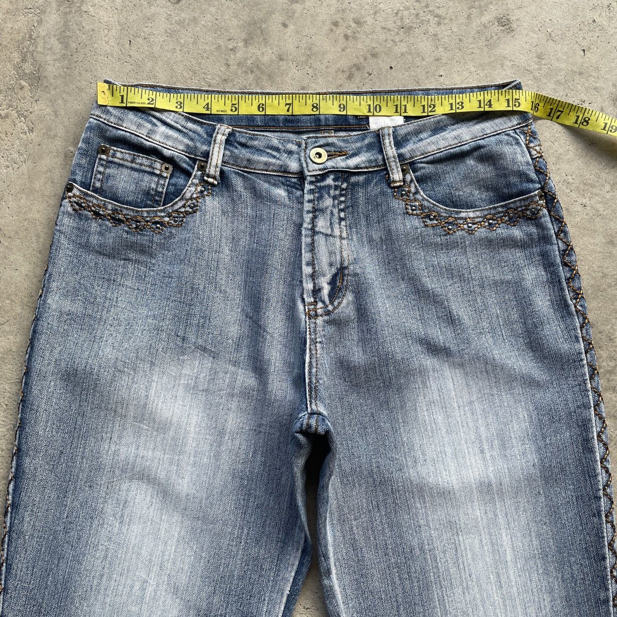 Japanese Brand Vintage Japanese Faded Flare/Bootcut Women Denim Jeans Pants Size US 31 - 6 Thumbnail