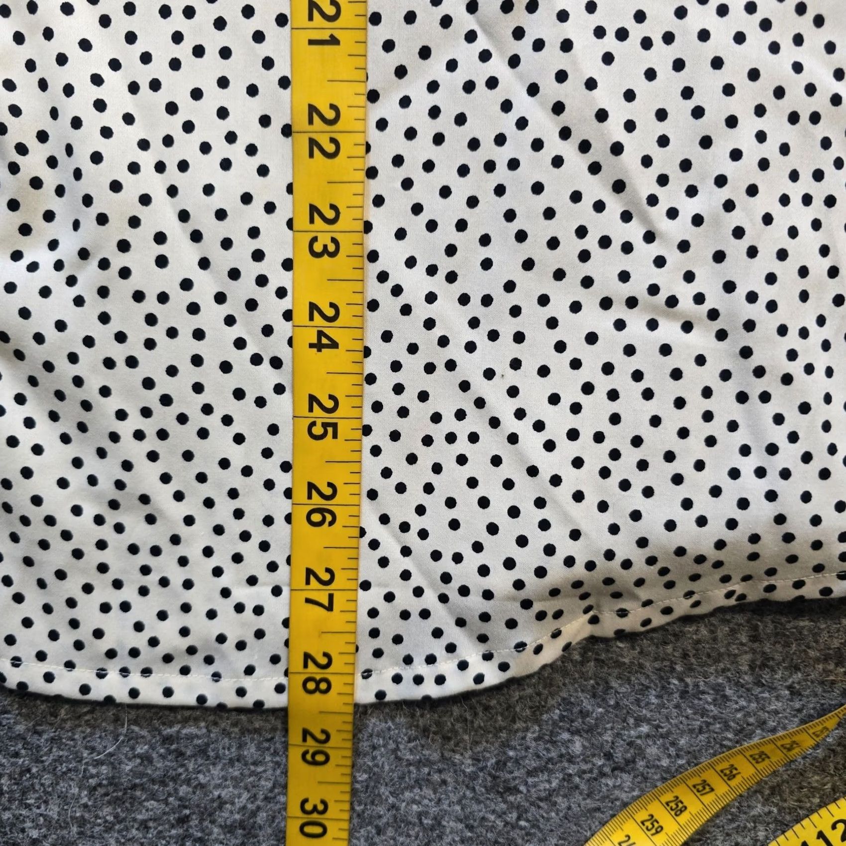 Vintage Foxcroft Blouse Womens 18 White Polka Dot Long Sleeve Button Wrinkle Free Career Size XXL / US 16-18 / IT 52-54 - 6 Thumbnail