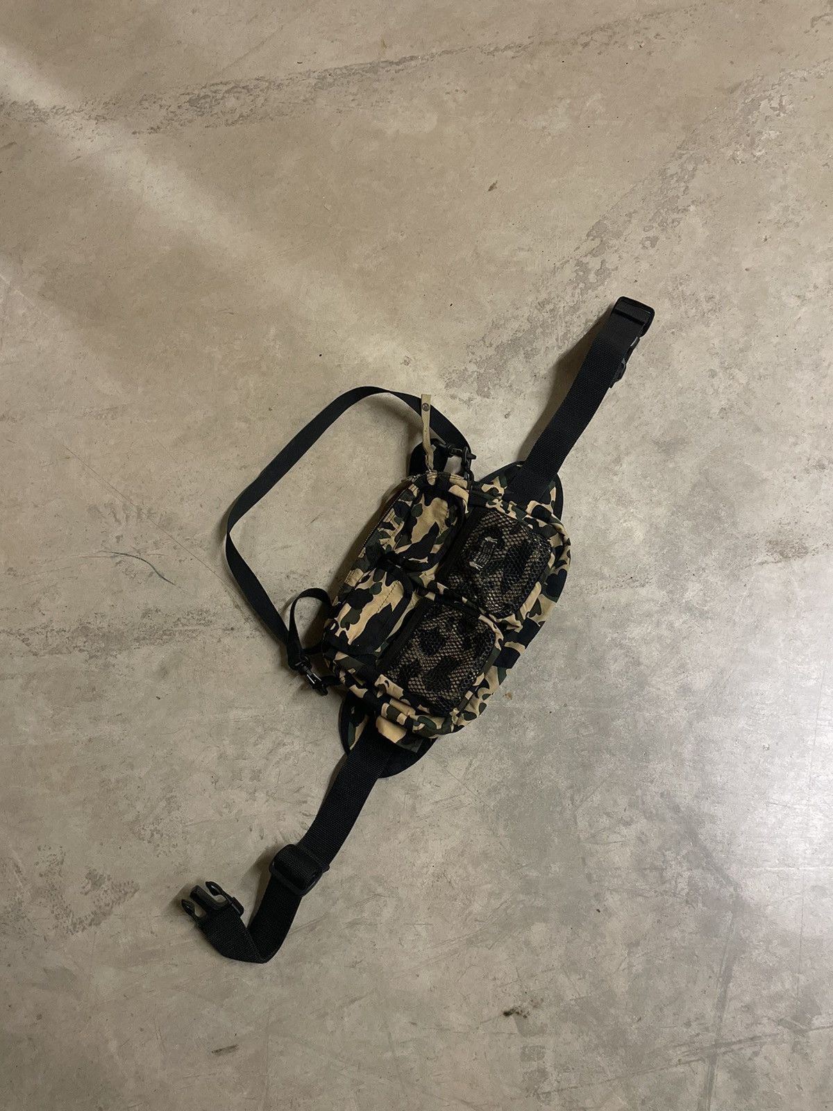 Bape NIGO ERA 90s RARE BAPE NOWHERE CO CONVERTIBLE BAG Size ONE SIZE - 3 Thumbnail