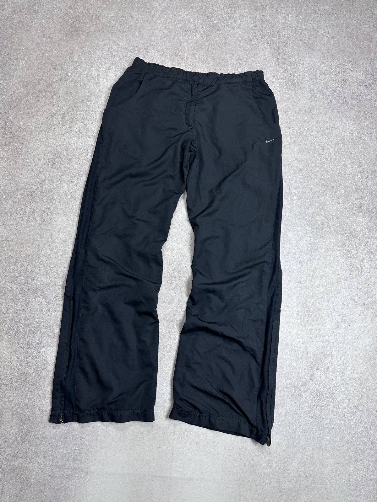 Nike Vintage Nike Swoosh Nylon Baggy Y2K Retro Tracksuit S Size US S / EU 44-46 / 1 - 5 Thumbnail