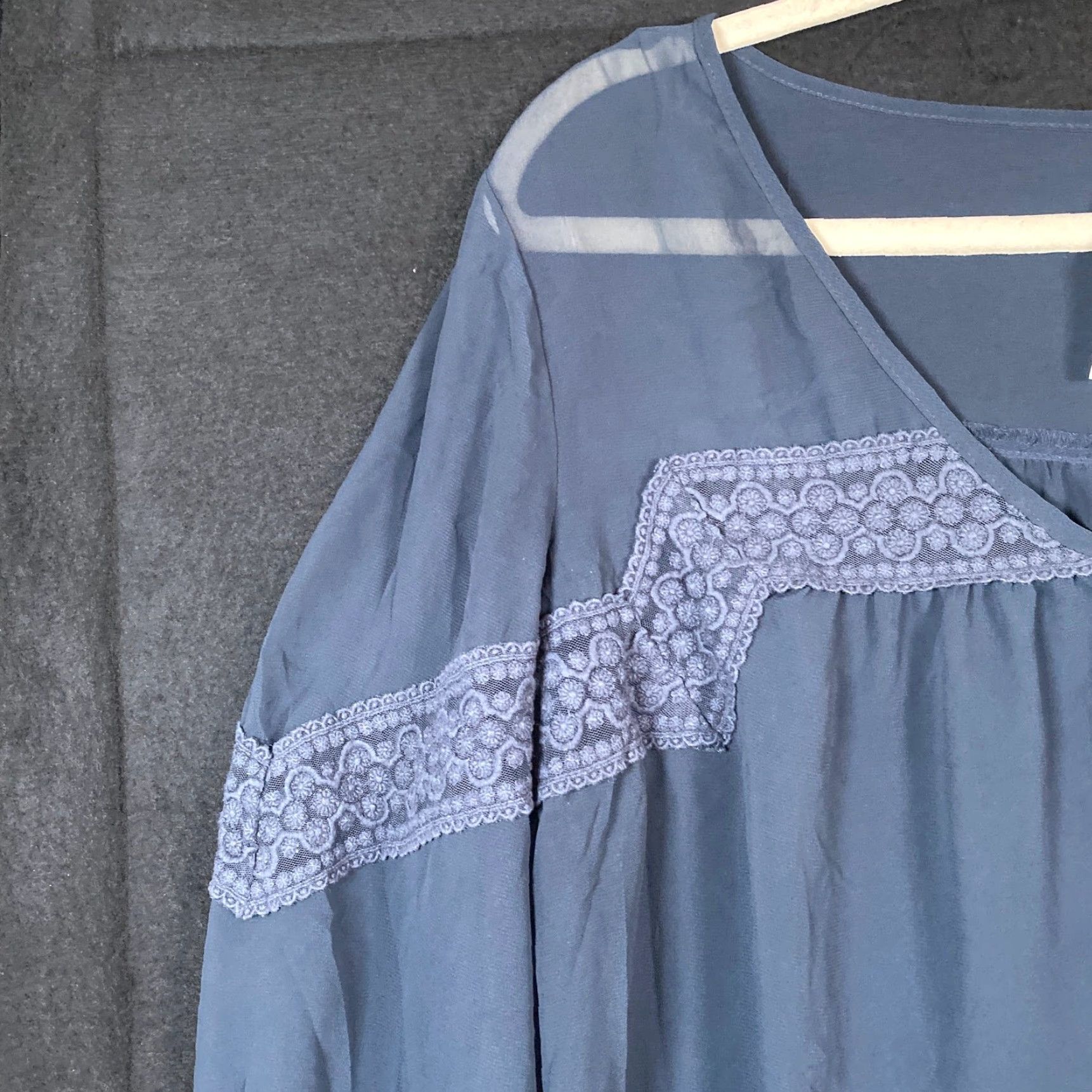 Lauren Conrad Lauren Conrad Blouse Blue V-Neck 3/4 Sleeve Sheer Tunic Polyester XL Womens Size XL / US 12-14 / IT 48-50 - 3 Thumbnail