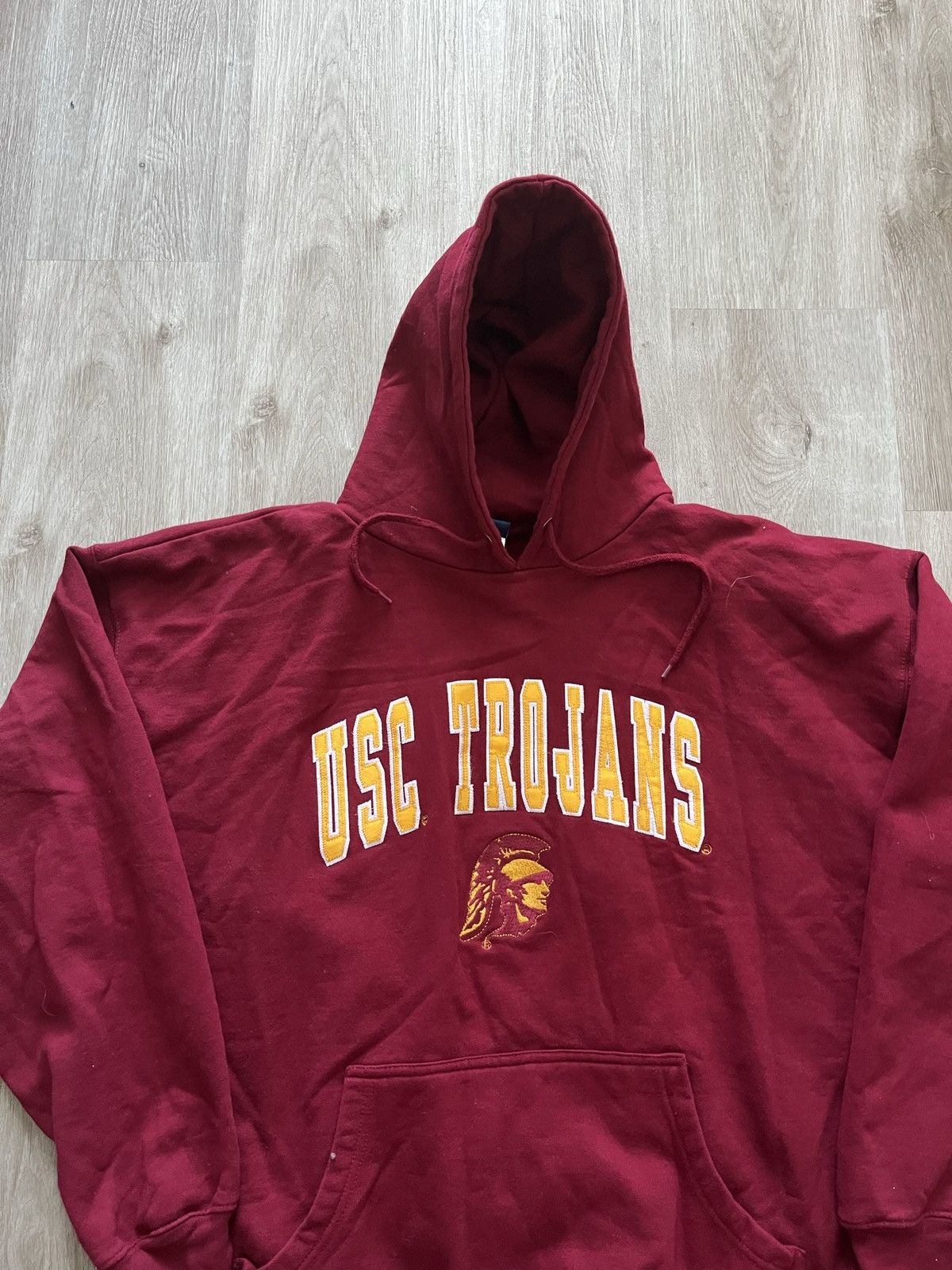 Vintage Vintage USC Trojans Burgundy Hoodie Size US XL / EU 56 / 4 - 9 Thumbnail