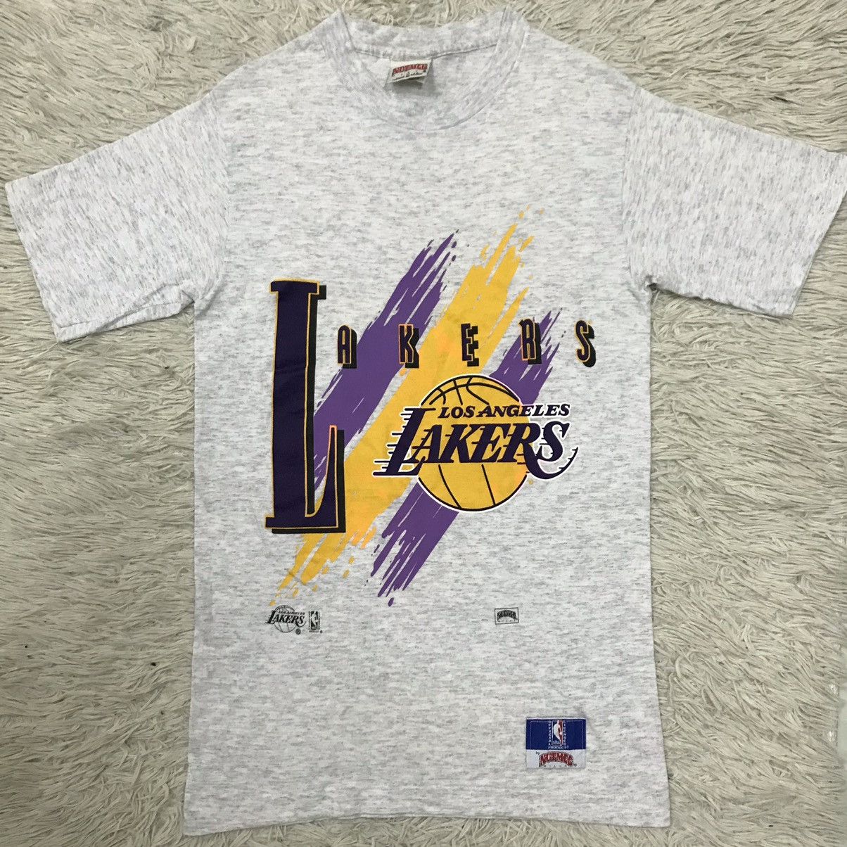 NBA VINTAGE 90s LAKERS NUTMEG MILLS NBA TSHIRT Size US S / EU 44-46 / 1 - 8 Thumbnail
