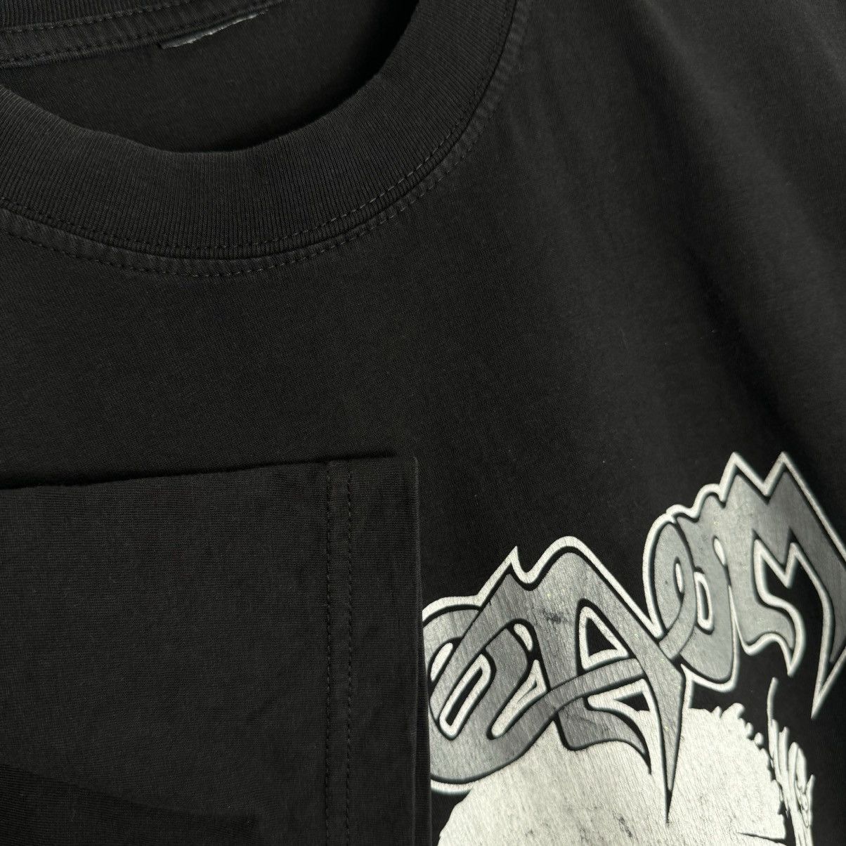 Band Tees Vintage Venom Skeletons In The Closet Euro Metal T Shirt Size US L / EU 52-54 / 3 - 3 Thumbnail
