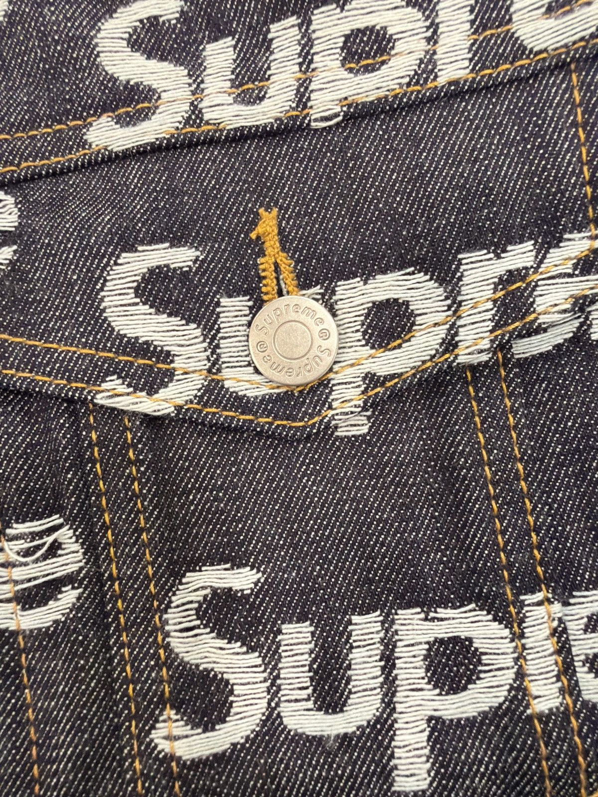 Supreme Supreme Jacquard Logo Denim Trucker Jacket Size US L / EU 52-54 / 3 - 3 Thumbnail