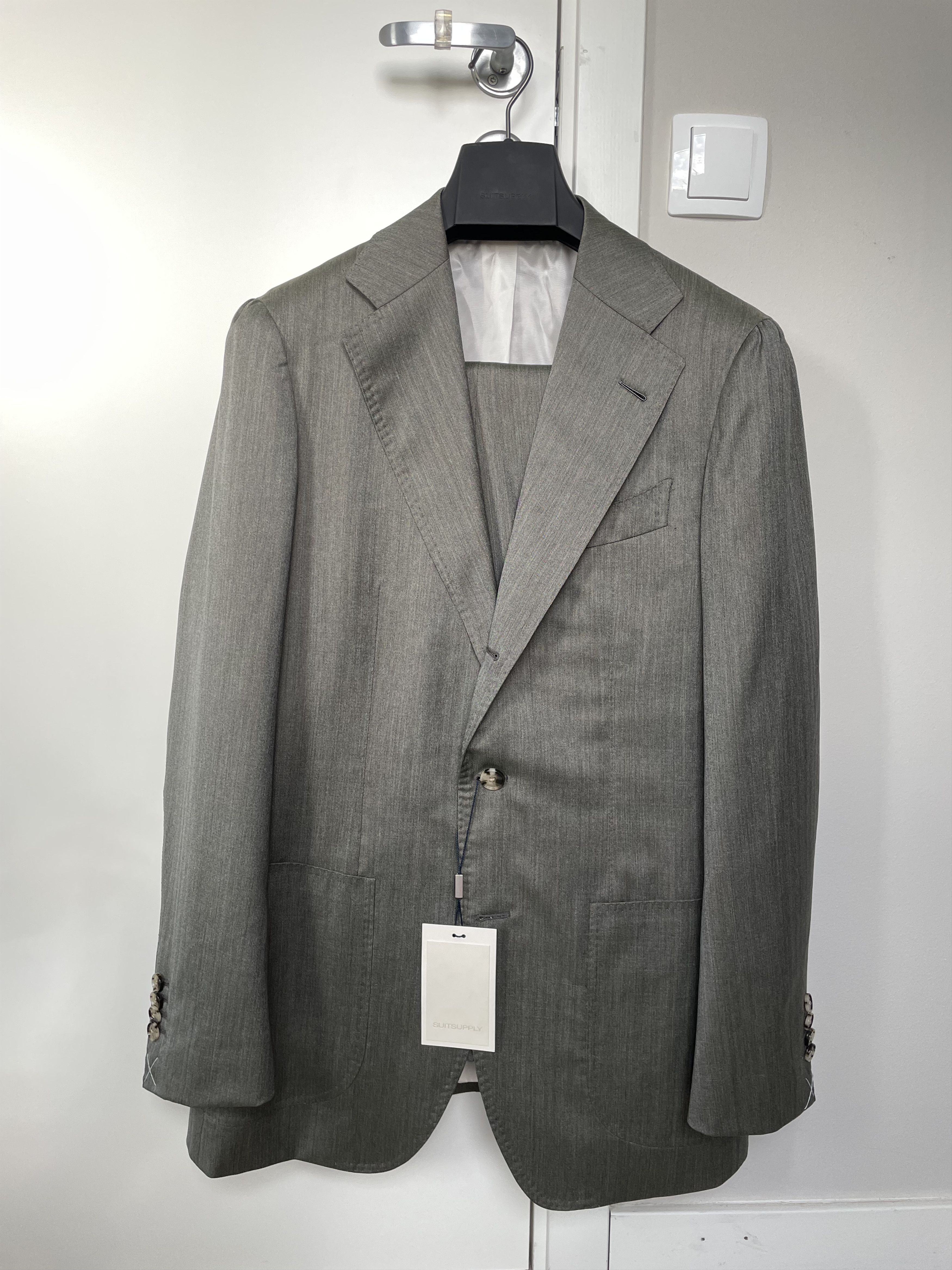 Suitsupply NWT Suitsupply green-brown solaro suit, size 38R\EU48 Size 38R - 1 Thumbnail
