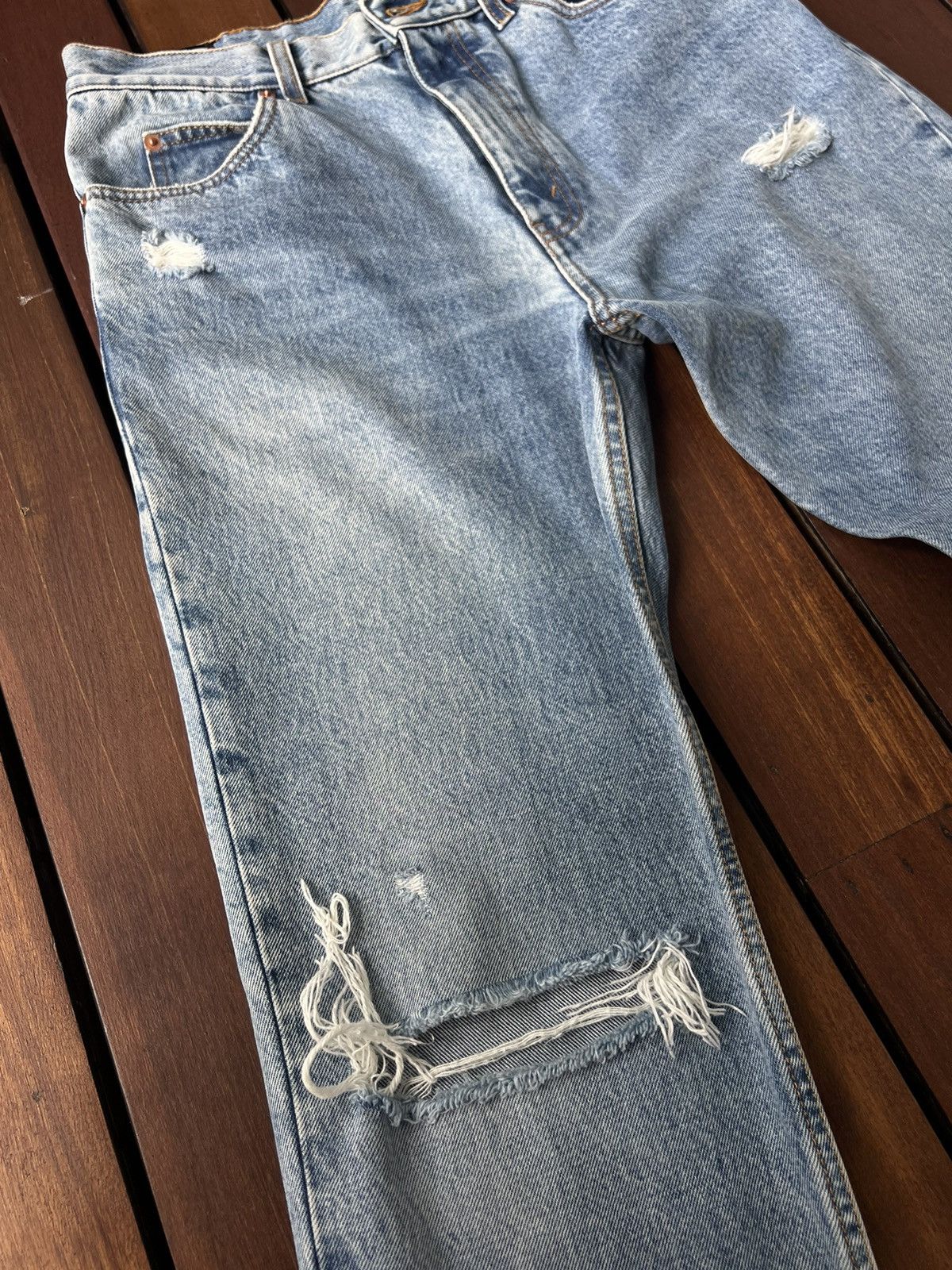 Gucci SS20 Gucci Eco-Bleached Distressed Straight-Leg Jeans Size US 32 / EU 48 - 15 Thumbnail