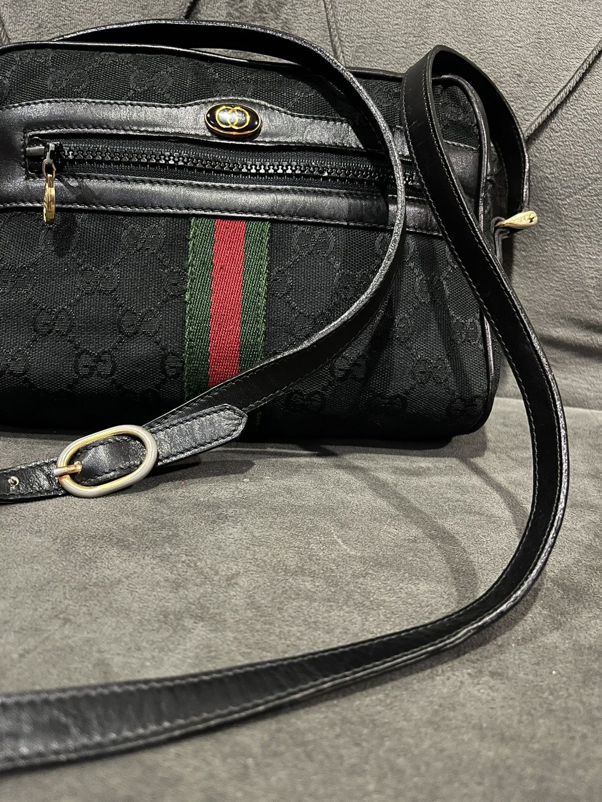Gucci Authentic GUCCI Vintage Crossbody Bag Size ONE SIZE - 14 Thumbnail