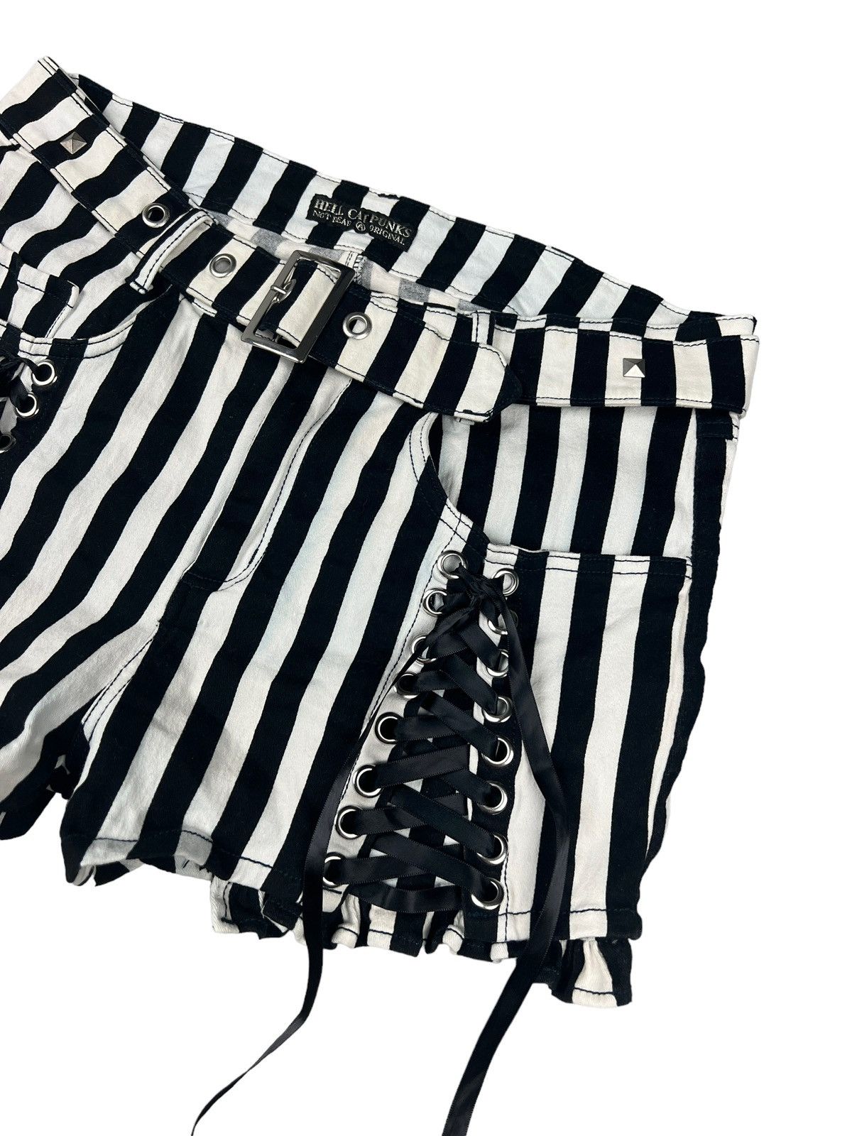 Japanese Brand Hell Cat Punks Jail Stripes Laced Shorts Size 32" / US 10 / IT 46 - 3 Thumbnail