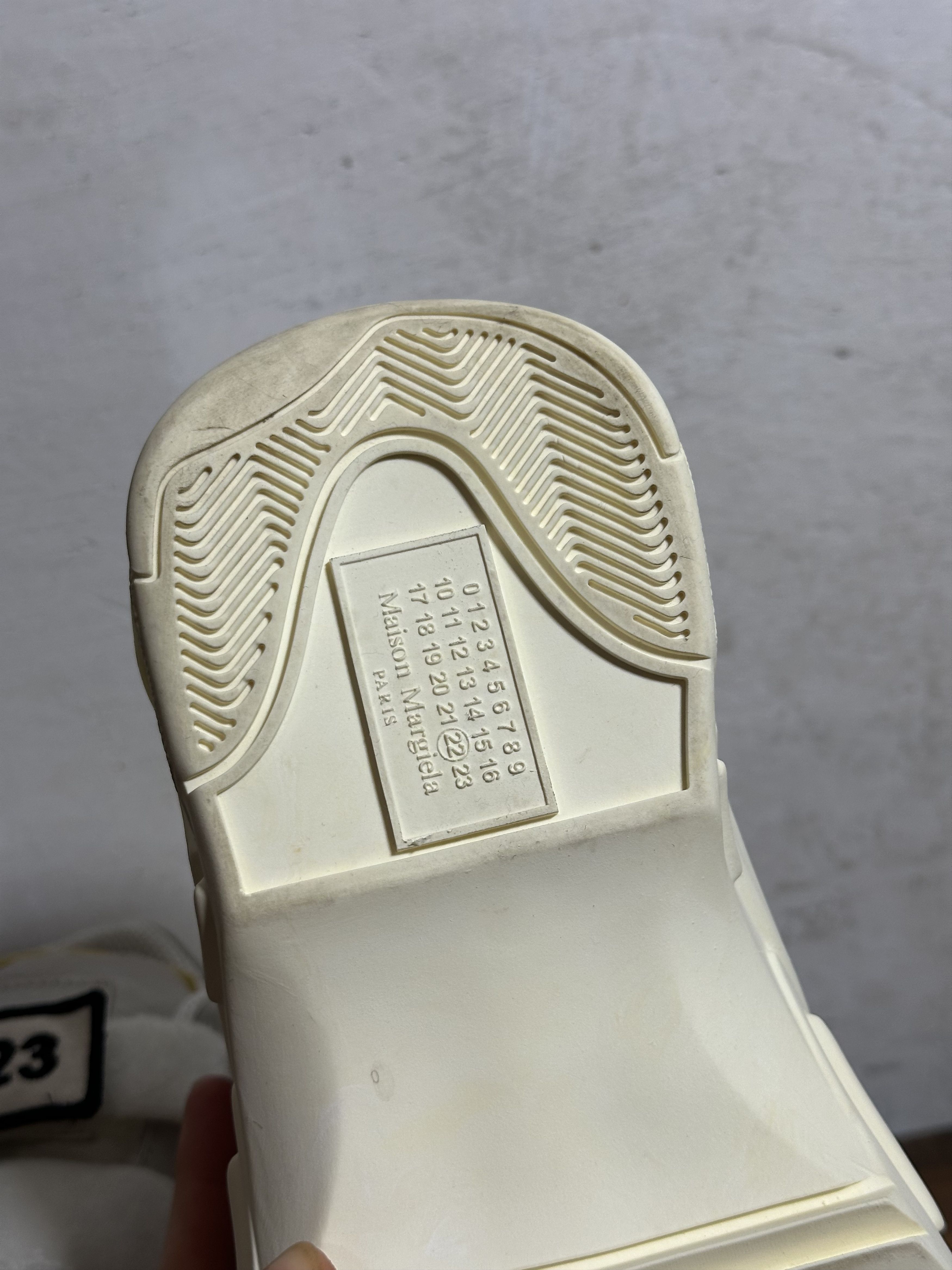 Maison Margiela Maison Margiela New Retro Fit Emoji Sneakers In White Size US 7 / EU 40 - 13 Thumbnail