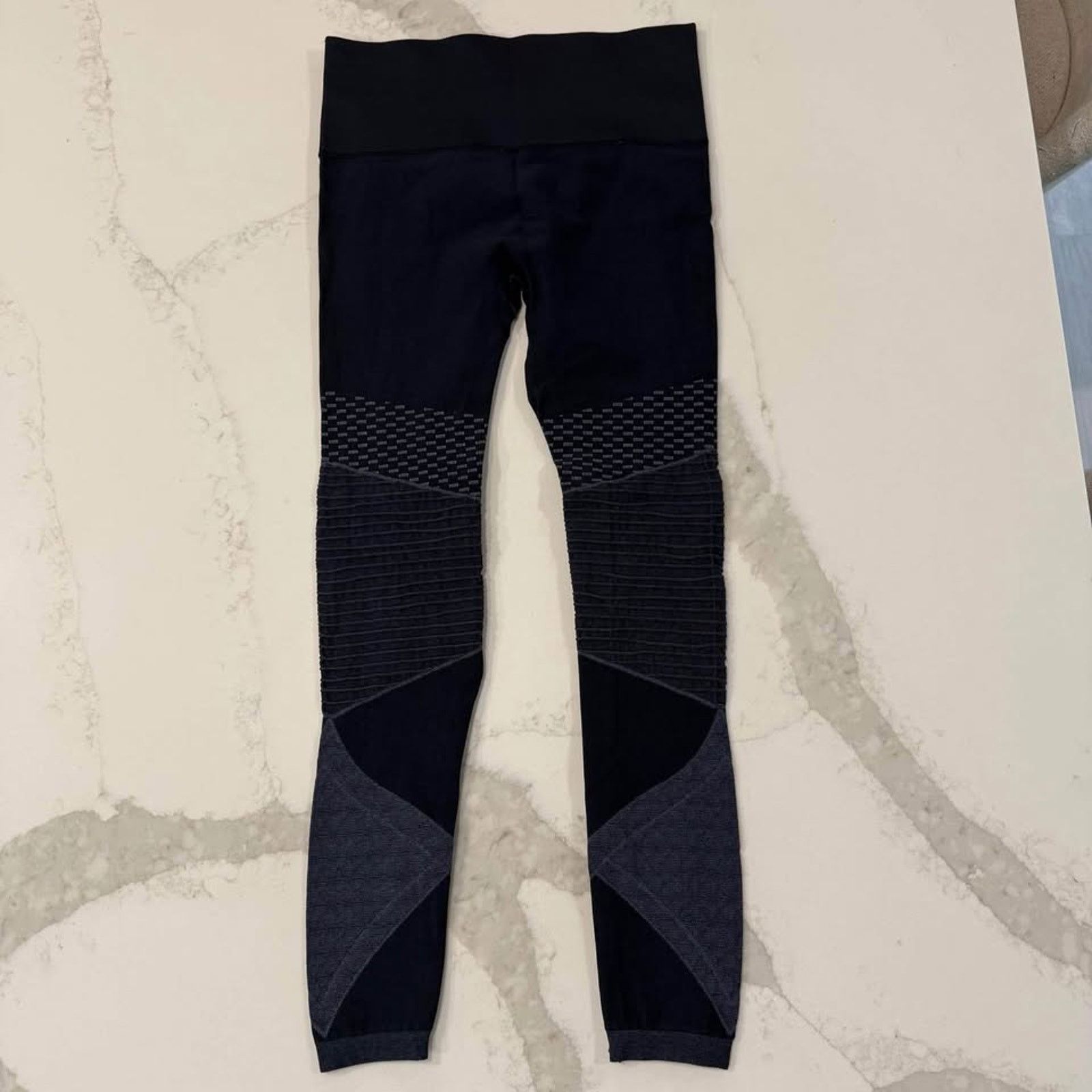 Spanx Spanx High Rise Seamless Moto Leggings Women’s Medium Size 30" / US 8 / IT 44 - 5 Thumbnail