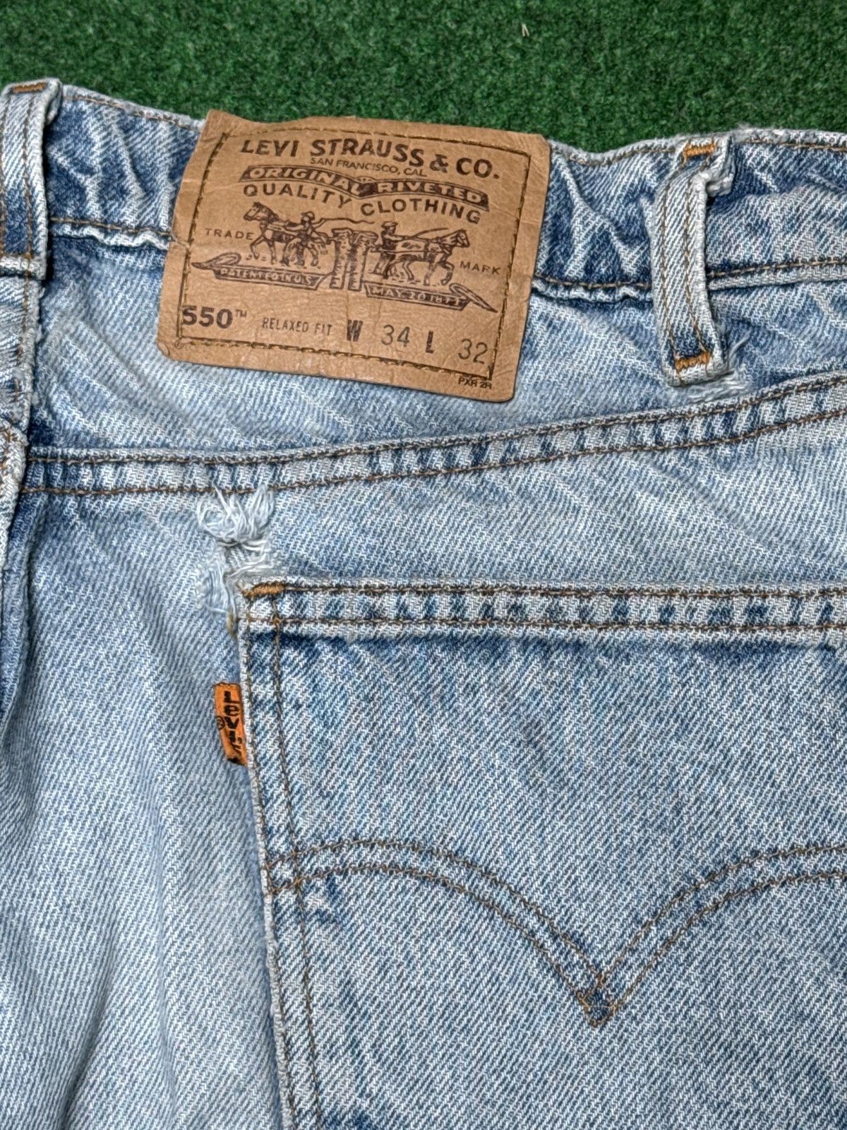 Levi's × Levi's Vintage Clothing × Vintage Vintage 90s Levi’s 550 Orange Tab Distressed Relaxed Jeans Size US 33 - 3 Thumbnail