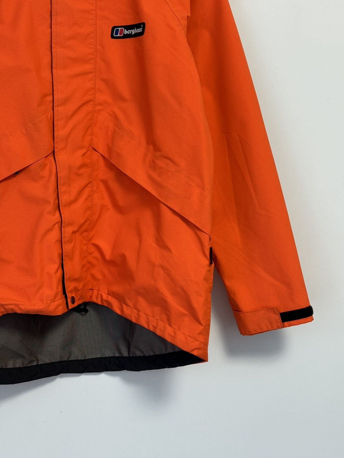 Berghaus Vintage Berghaus Gore-Tex Jacket Orange Mens Outdoor Size US S / EU 44-46 / 1 - 3 Thumbnail