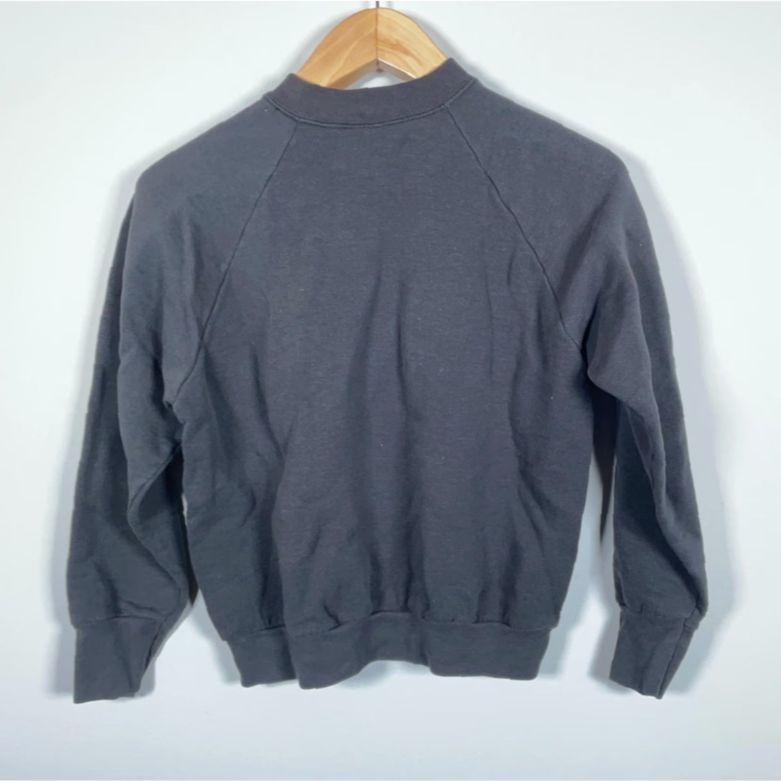 Fruit Of The Loom VINTAGE Fruit of the Loom Sweatshirt Raglan Sleeves Black 90s Crew Neck Pullover Adult Medium Mens Women? Size US M / EU 48-50 / 2 - 2 Thumbnail