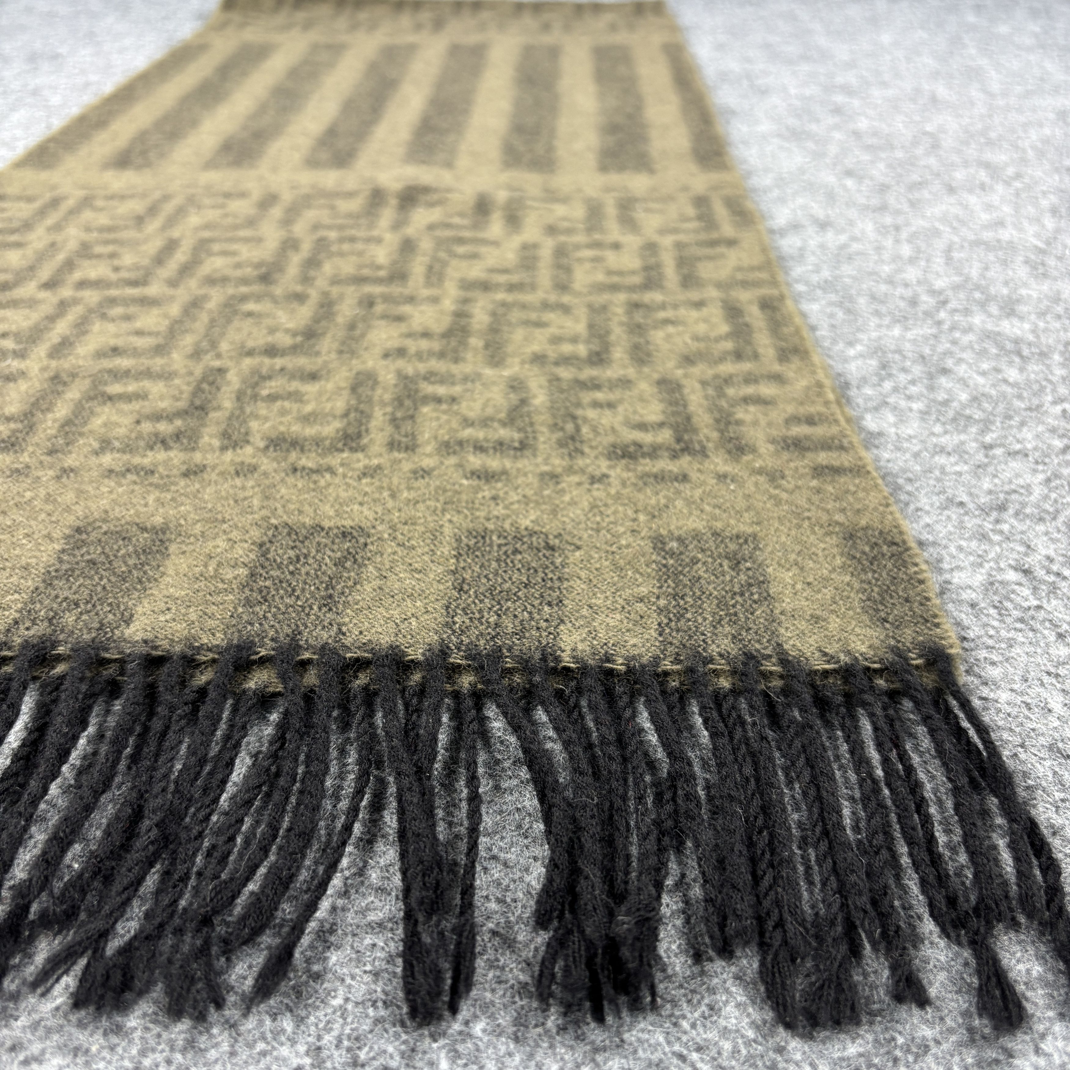 Fendi × Vintage GF10705 Fendi Scarf Neck Wear Muffler Nova Check Size ONE SIZE - 8 Thumbnail